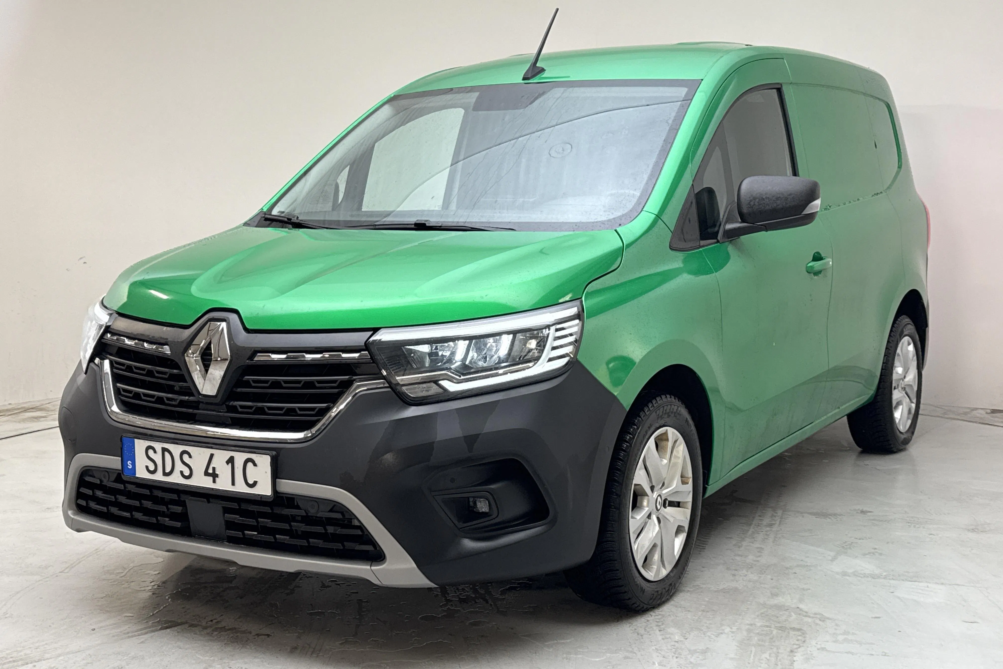 Presentationsfoto 1 av 15: Renault Kangoo 1.5 dCi Skåp (95hk) - 2 535 mil - Automat - vit - 2024