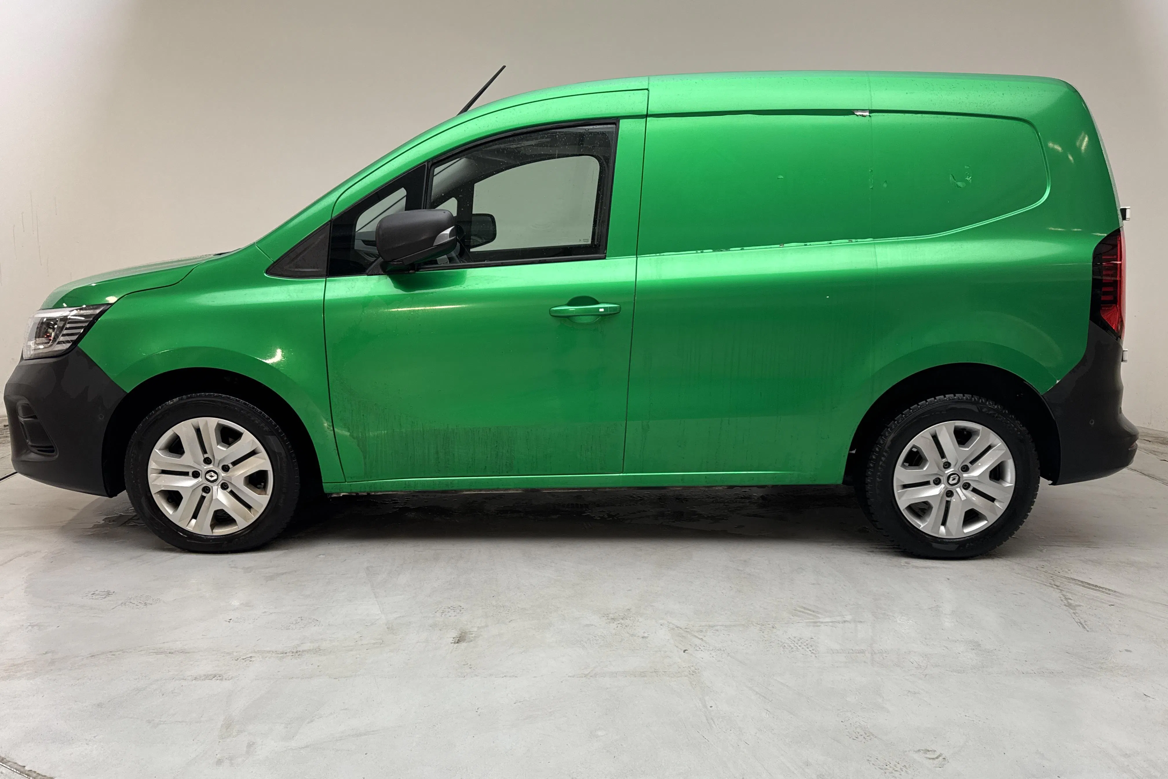 Presentationsfoto 2 av 13: Renault Kangoo 1.5 dCi Skåp (95hk) - 2 545 mil - Automat - vit - 2024