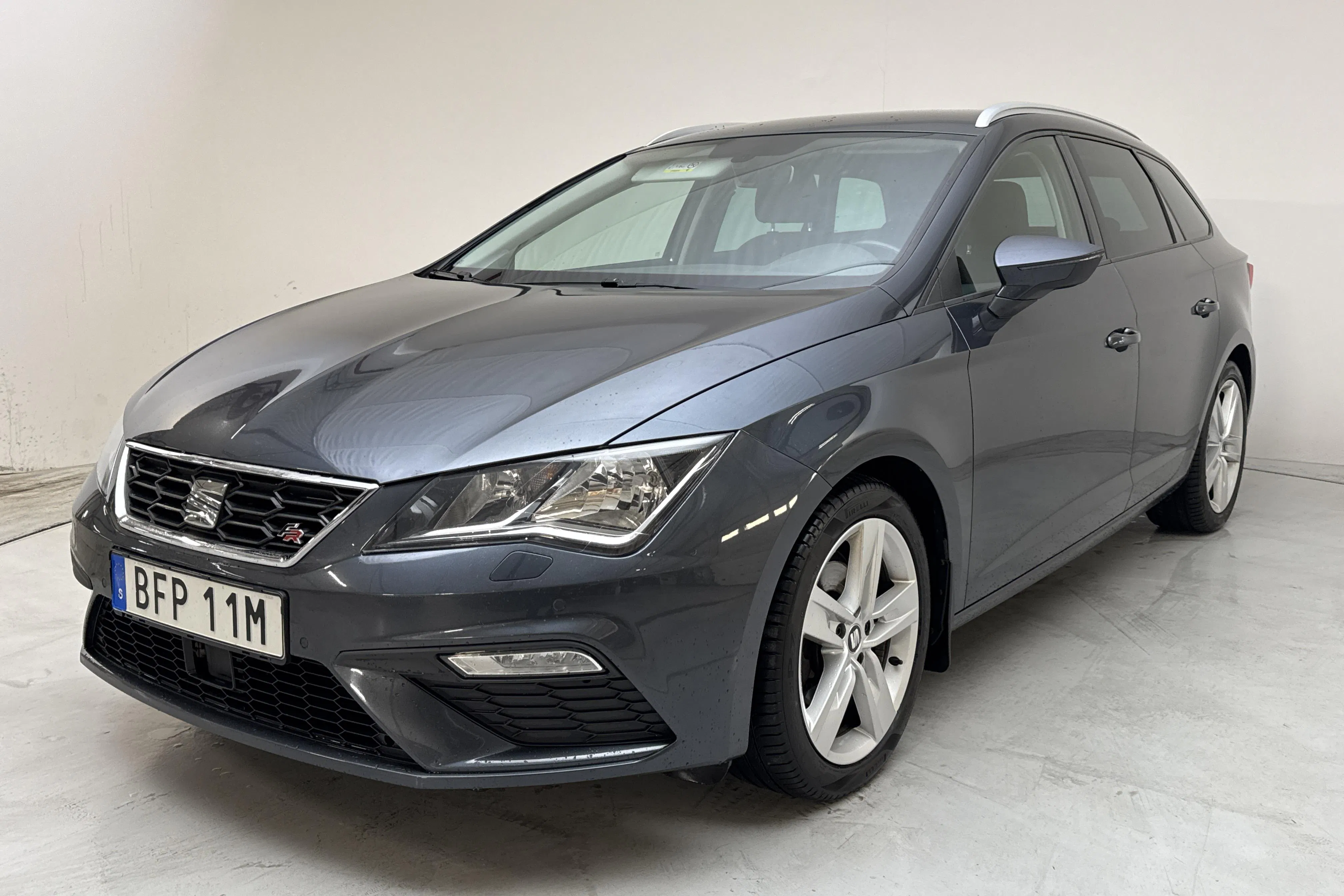 Presentationsfoto 1 av 14: Seat Leon 1.5 TSI ST (150hk) - 12 368 mil - Manuell - grå - 2020