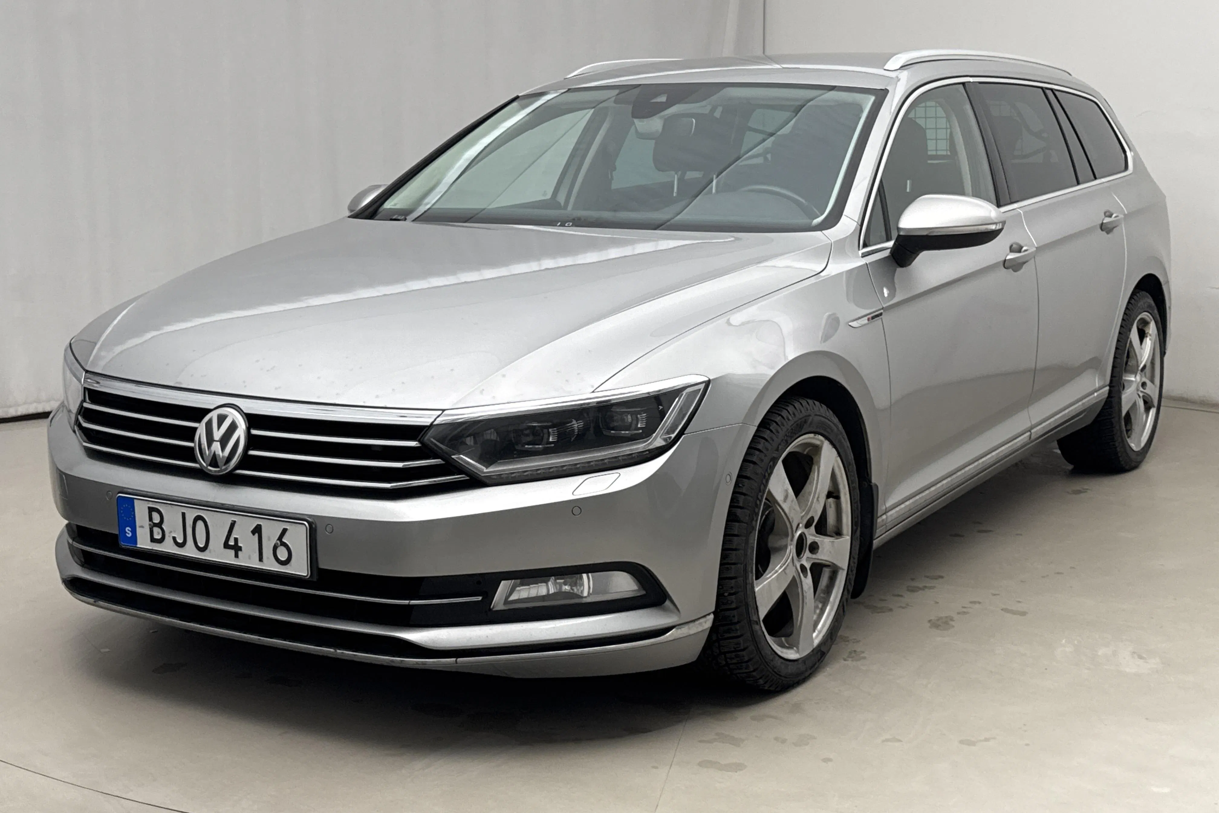 Esitlusfoto 1 aadressil 20: VW Passat 2.0 TDI BiTurbo Sportscombi 4MOTION (240hk) - 226 800 km - Automaatne - hõbe - 2015