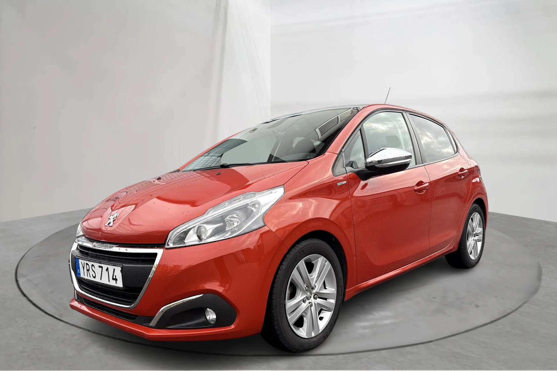 Presentationsfoto 1 av 16: Peugeot 208 PureTech 5dr (82hk) - 6 302 mil - Automat - 2017