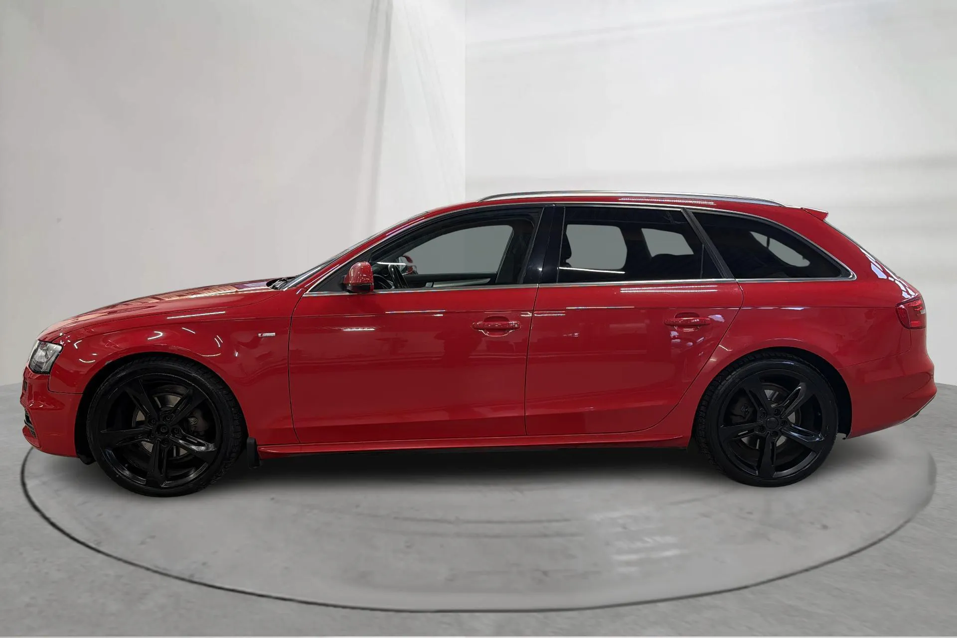 Presentation photo 2 of 13: Audi A4 2.0 TDI clean diesel Avant quattro (190hk) - 140 720 km - Automatic - red - 2014
