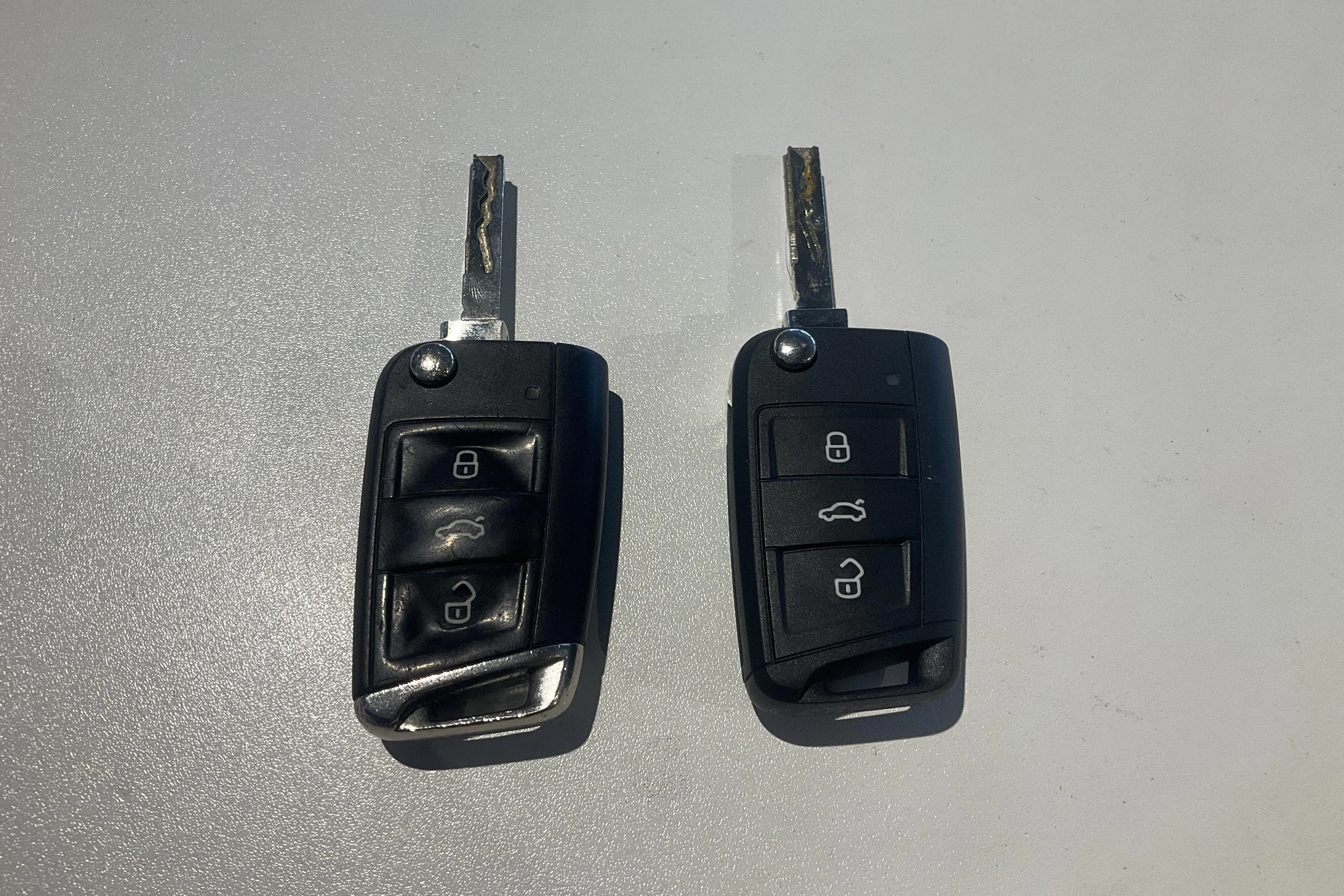 Presentationsfoto 19 av 19: VW Tiguan 2.0 TDI 4MOTION (200hk) - 35 453 mil - Automat - vit - 2022