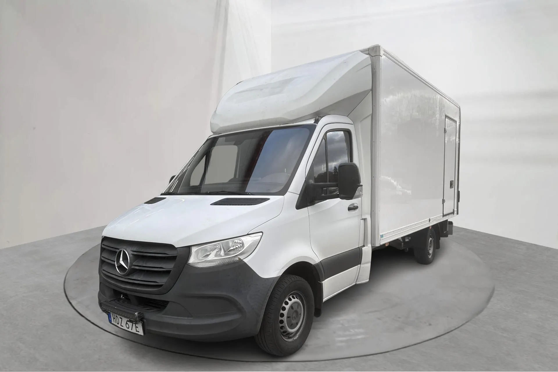 Presentation photo 1 of 15: Mercedes Sprinter 316 CDI Volymskåp RWD (163hk) - 430 540 km - Automatic - white - 2019