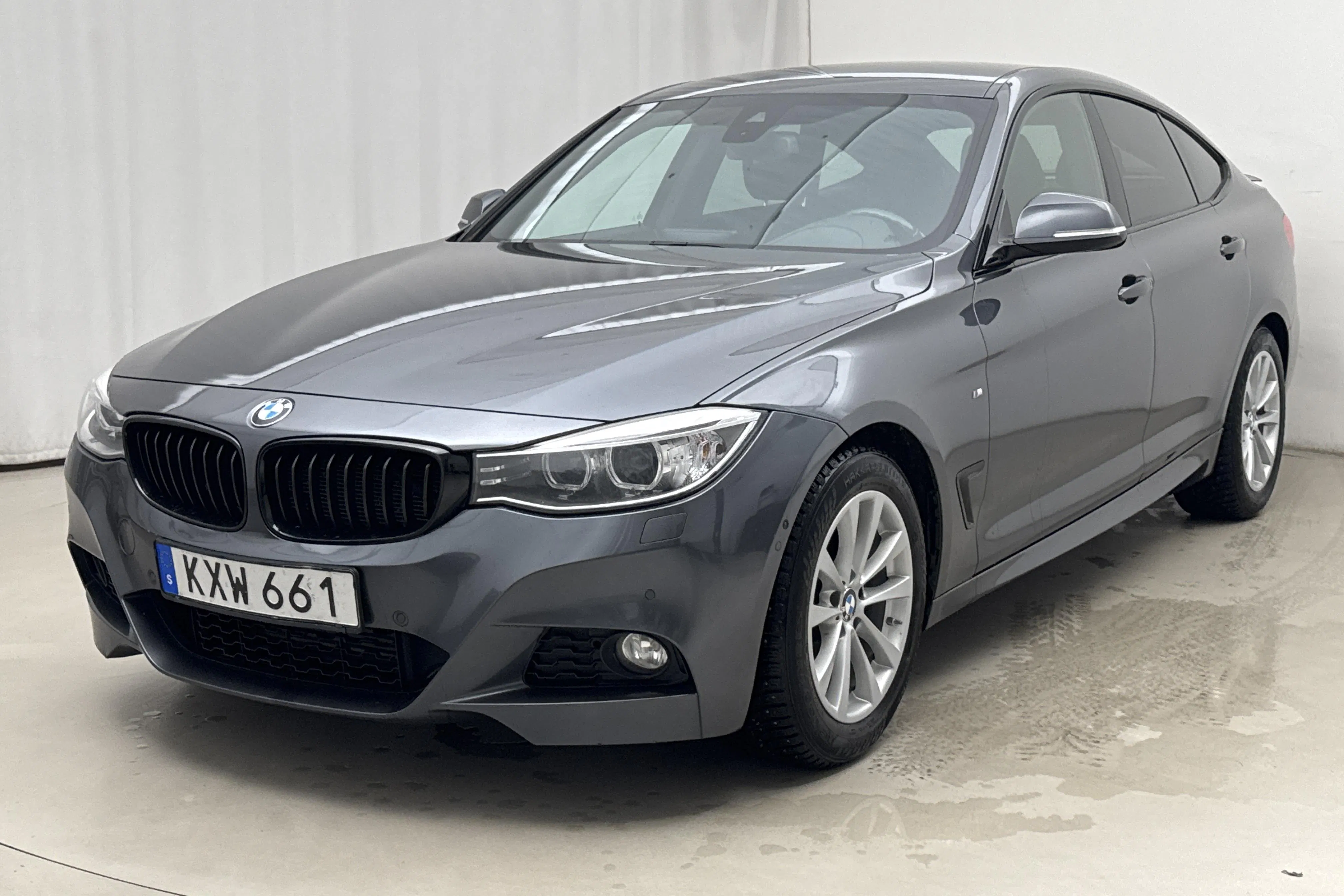 Presentationsfoto 1 av 20: BMW 330d GT xDrive, F34 (258hk) - 19 605 mil - Automat - grå - 2015