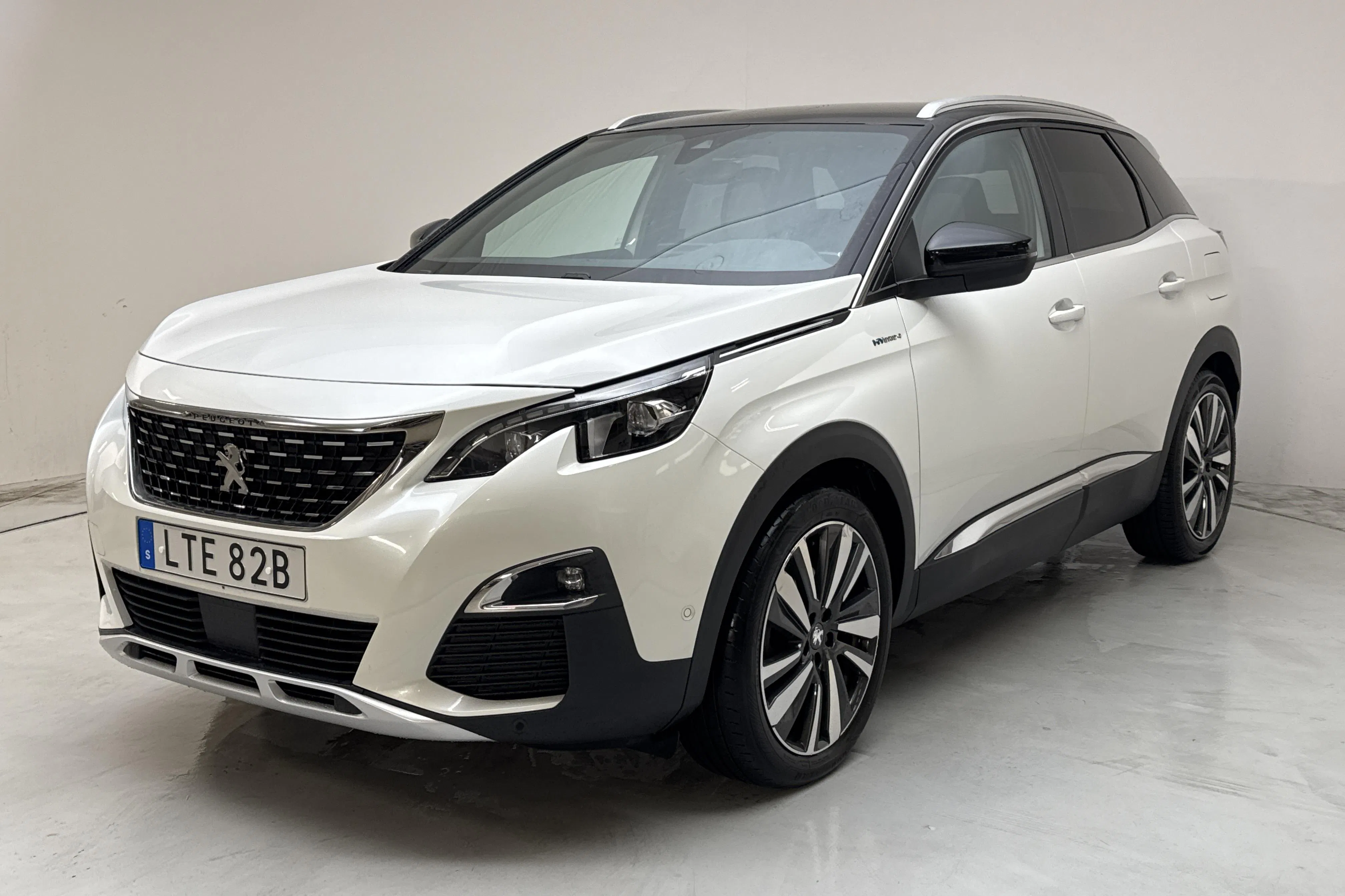 Peugeot 3008 1.6 Plug-in Hybrid 4 (300hk)