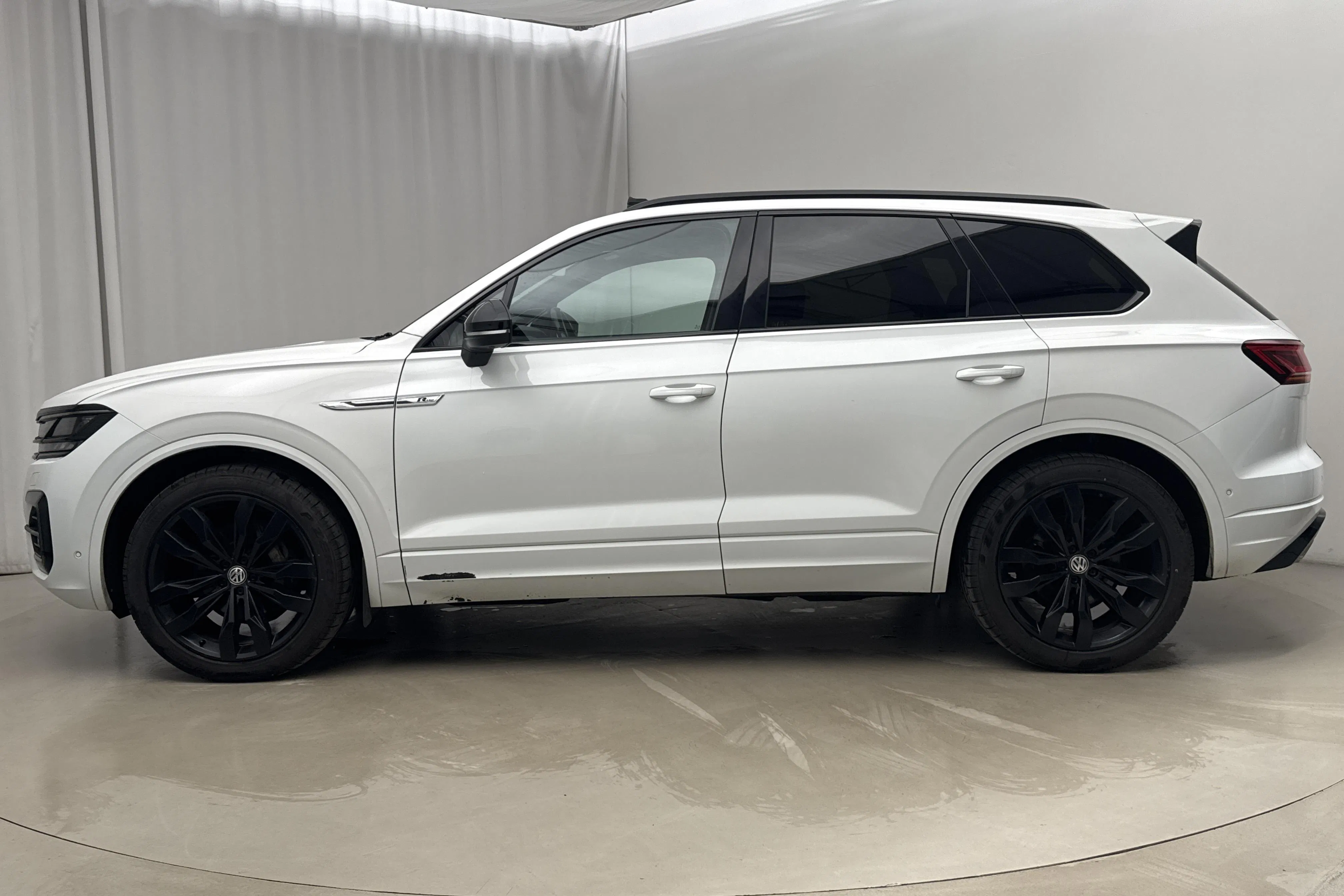 Presentation photo 2 of 29: VW Touareg V6 TDI 4Motion (286hk) - 148 790 km - Automatic - white - 2020