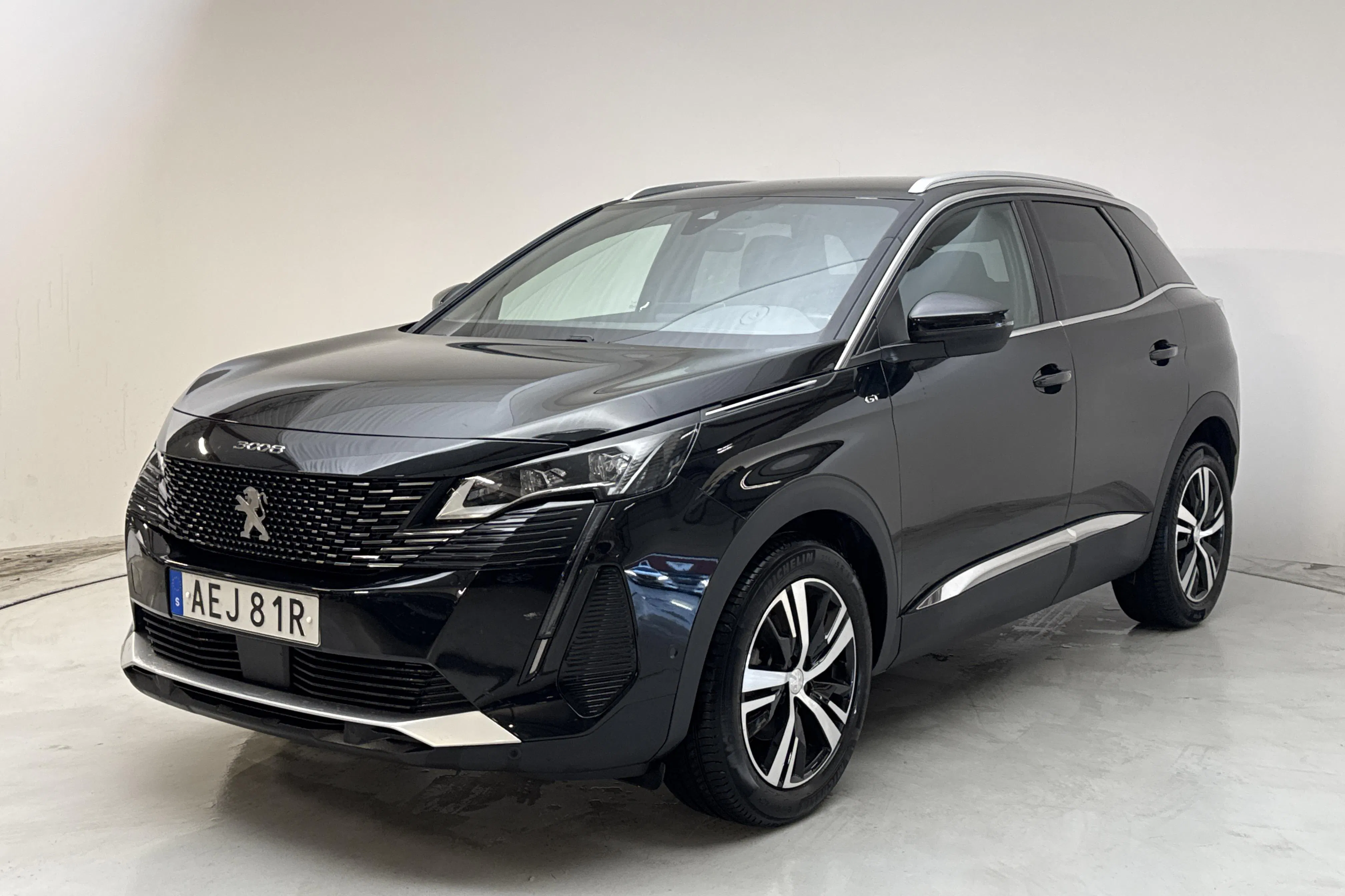 Presentationsfoto 1 av 14: Peugeot 3008 1.2 PureTech (130hk) - 2 657 mil - Automat - svart - 2023
