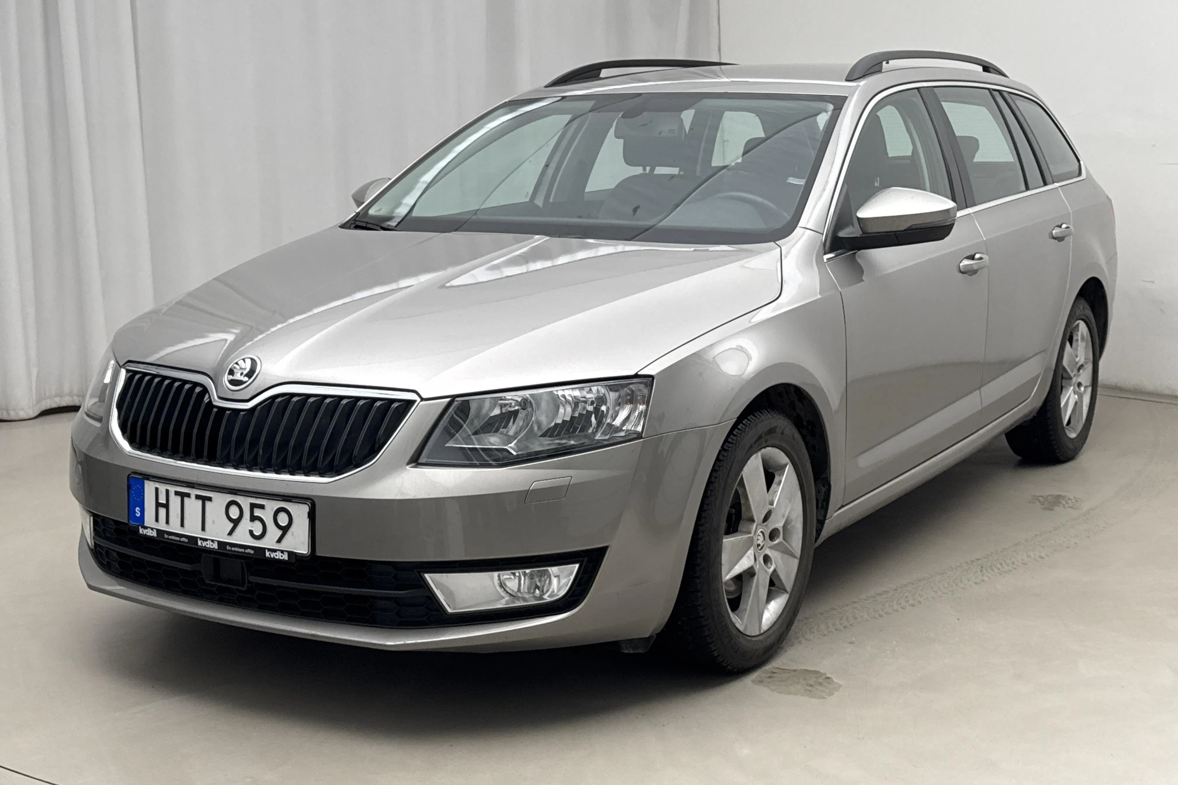 Presentationsfoto 1 av 15: Skoda Octavia III 1.4 TSI Combi (150hk) - 5 129 mil - Automat - Ljusbrun - 2016