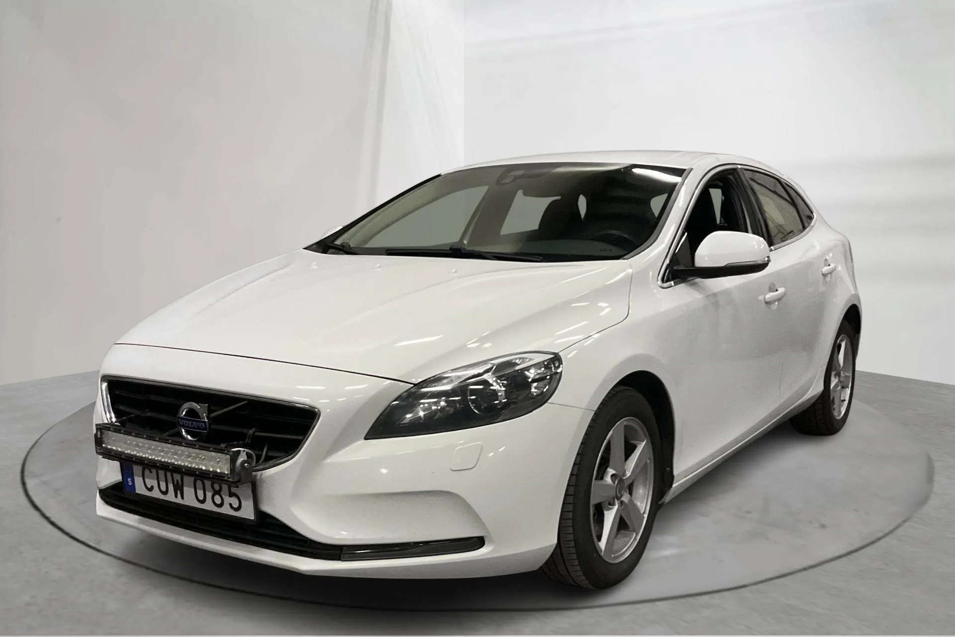 Presentation photo 1 of 16: Volvo V40 T3 (150hk) - 192 880 km - Manual - white - 2015