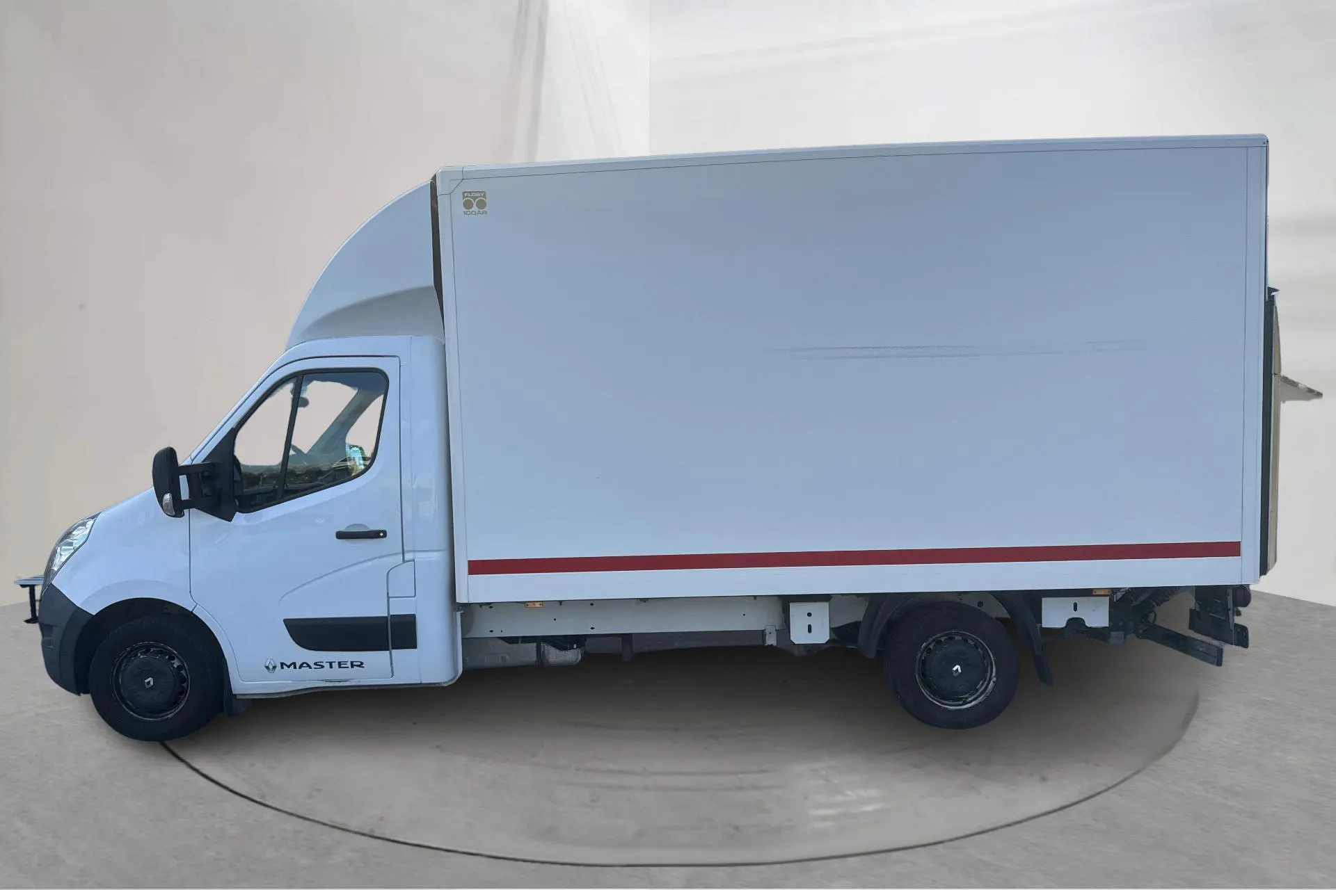 Presentationsfoto 2 av 17: Renault Master 2.3 dCi Volymskåp 2WD (170hk) - 11 214 mil - Automat - vit - 2018