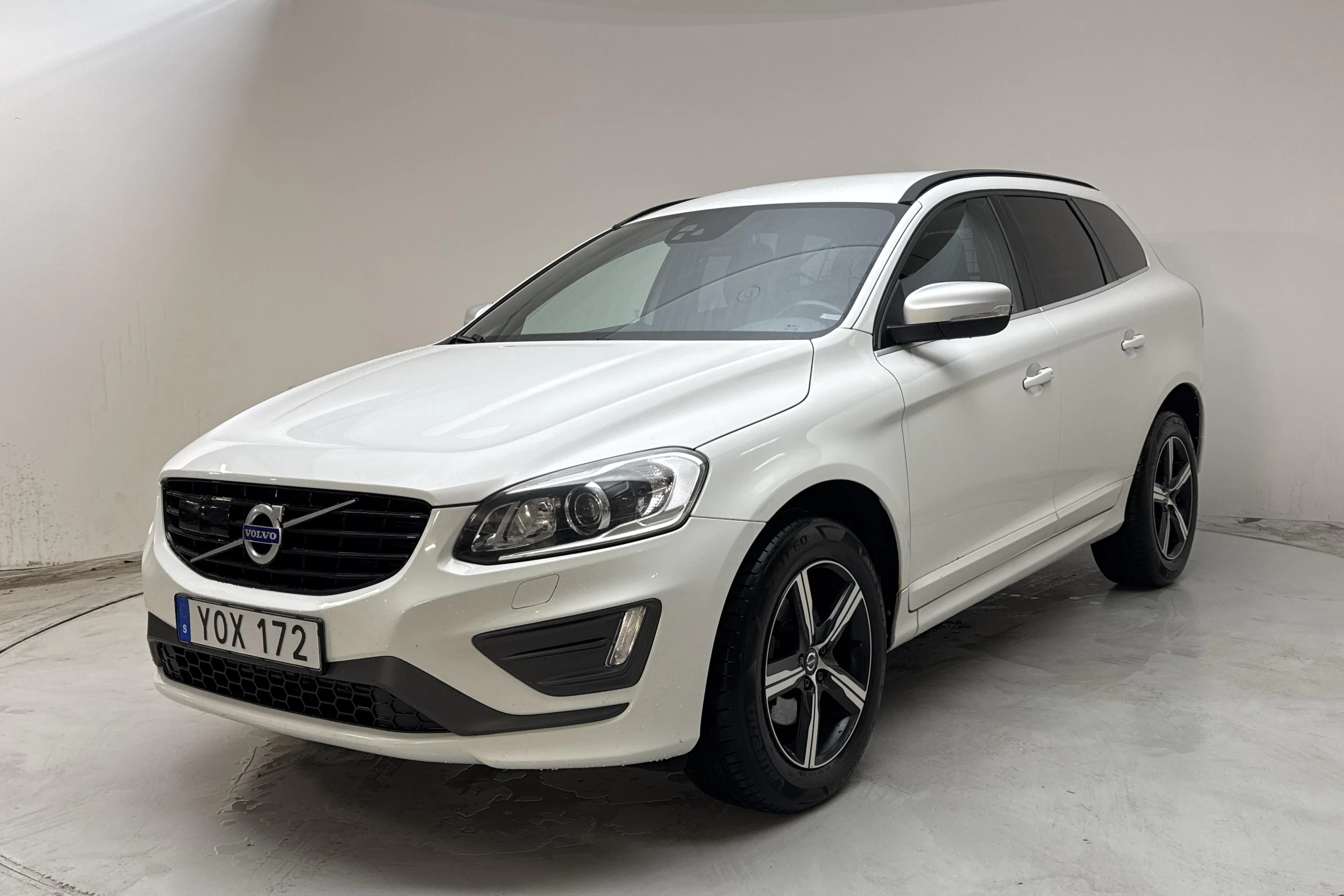 Presentation photo 1 of 13: Volvo XC60 D4 2WD (190hk) - 217 310 km - Automatic - white - 2017
