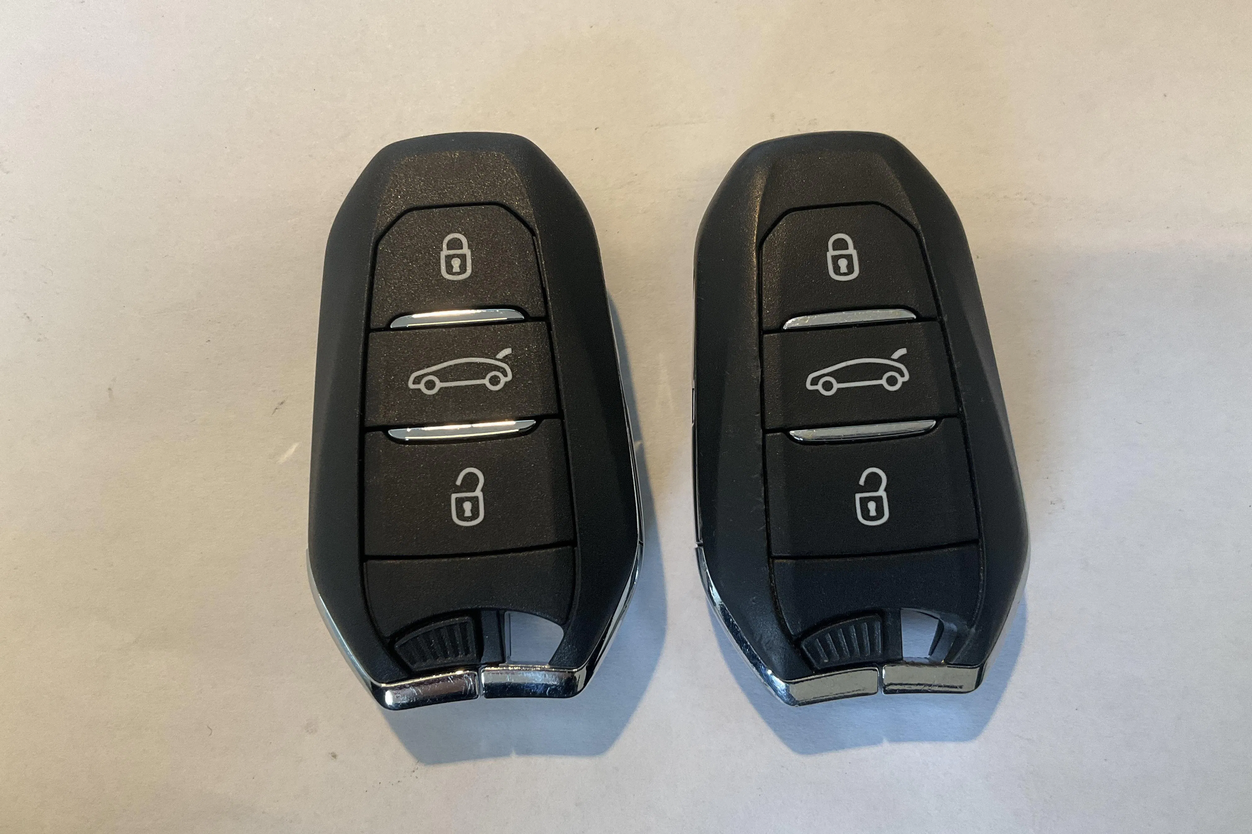 Presentationsfoto 18 av 18: Peugeot 308 1.6 PHEV 5dr (180hk) - 9 503 mil - Automat - vit - 2022