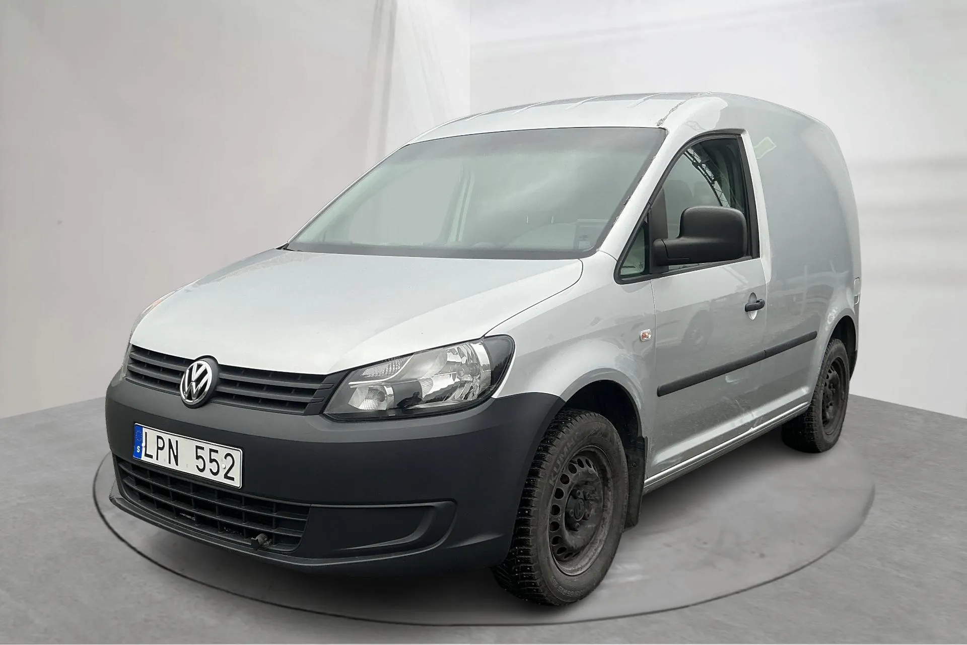 Presentationsfoto 1 av 16: VW Caddy 2.0 Ecofuel Skåp (109hk) - 10 656 mil - Manuell - silver - 2011