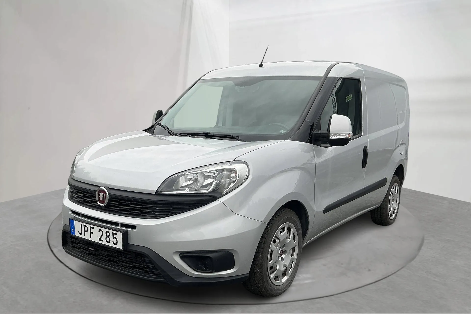 Presentationsfoto 1 av 20: Fiat Doblo Cargo 1.4T CNG (120hk) - 8 091 mil - Manuell - grå - 2015