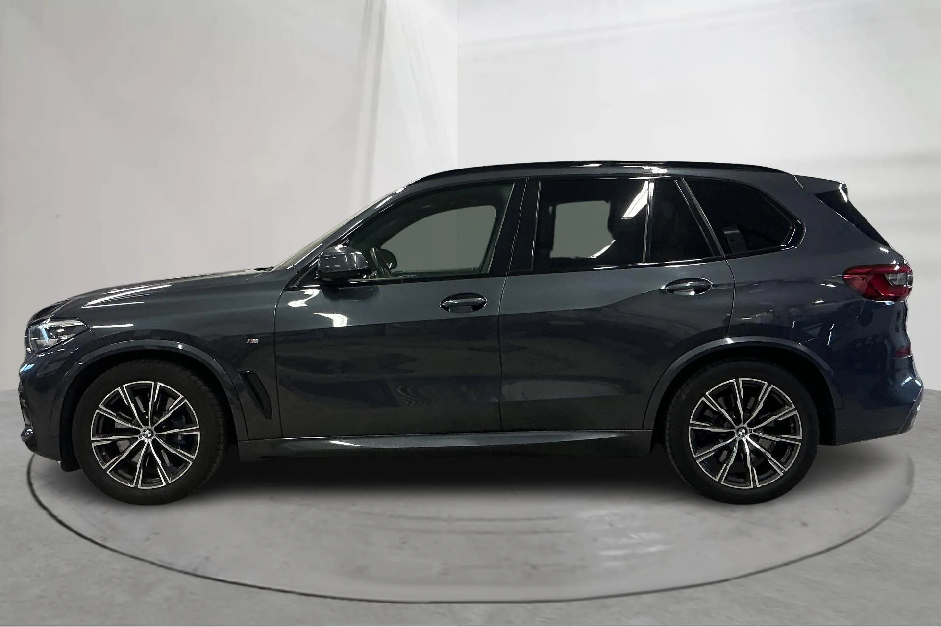 Presentation photo 2 of 21: BMW X5 xDrive40i, G05 (340hk) - 101 380 km - Automatic - gray - 2019