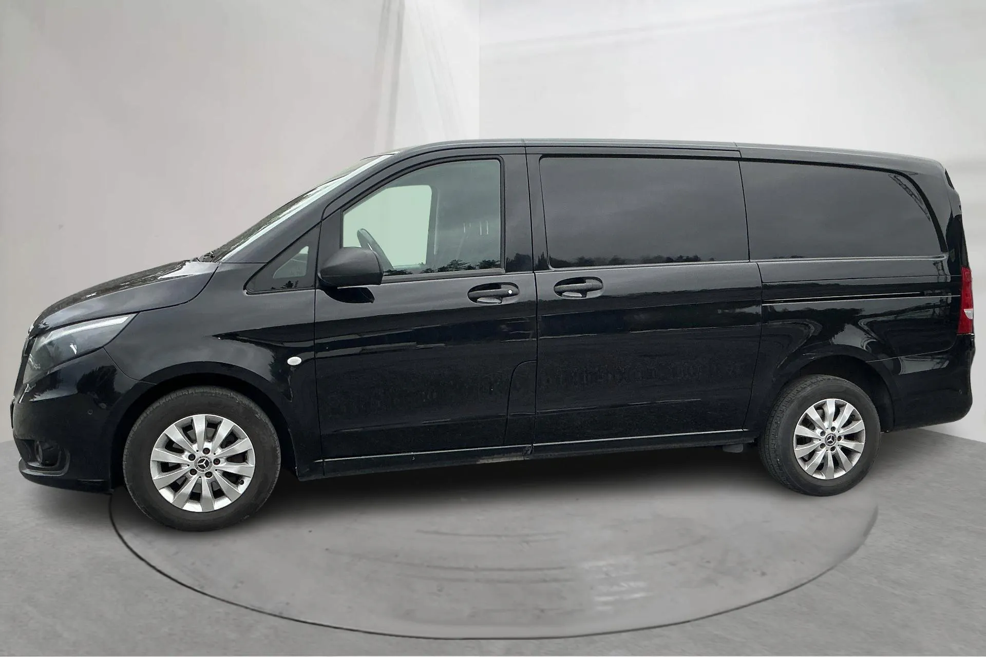 Presentationsfoto 2 av 17: Mercedes Vito 116 CDI W640 (163hk) - 19 244 mil - Automat - svart - 2019
