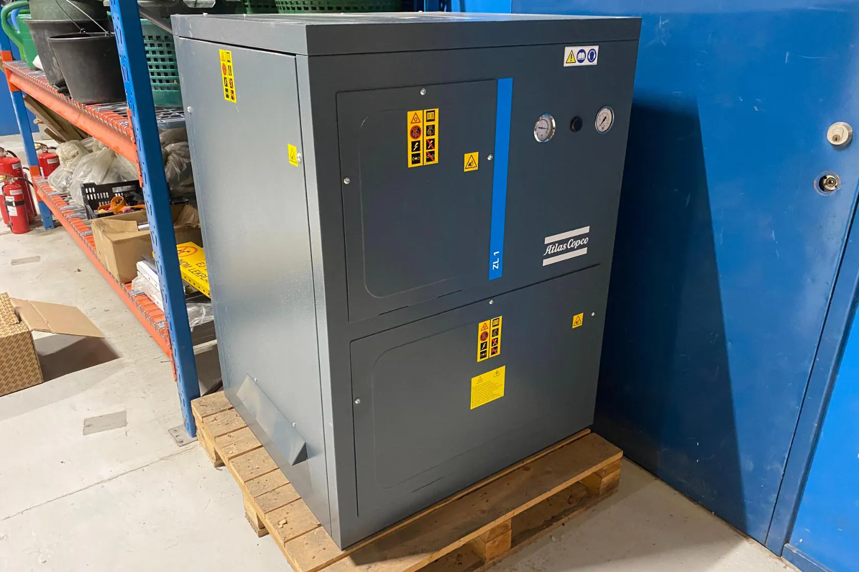 Presentationsfoto 1 av 8: Atlas Copco ZL17E 1000 N Skruvkompressor (oanvänd) - 0 km