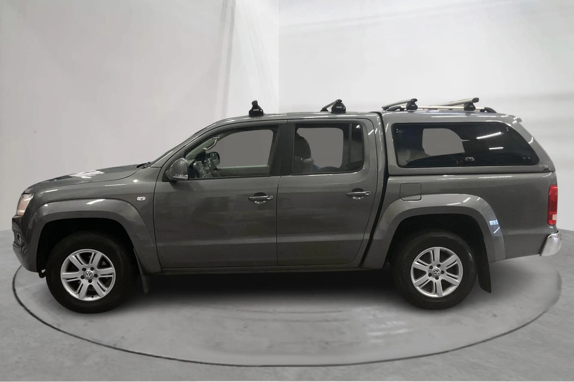 Presentationsfoto 2 av 15: VW Amarok 2.0 TDI 4motion (180hk) - 18 700 mil - Automat - grå - 2015
