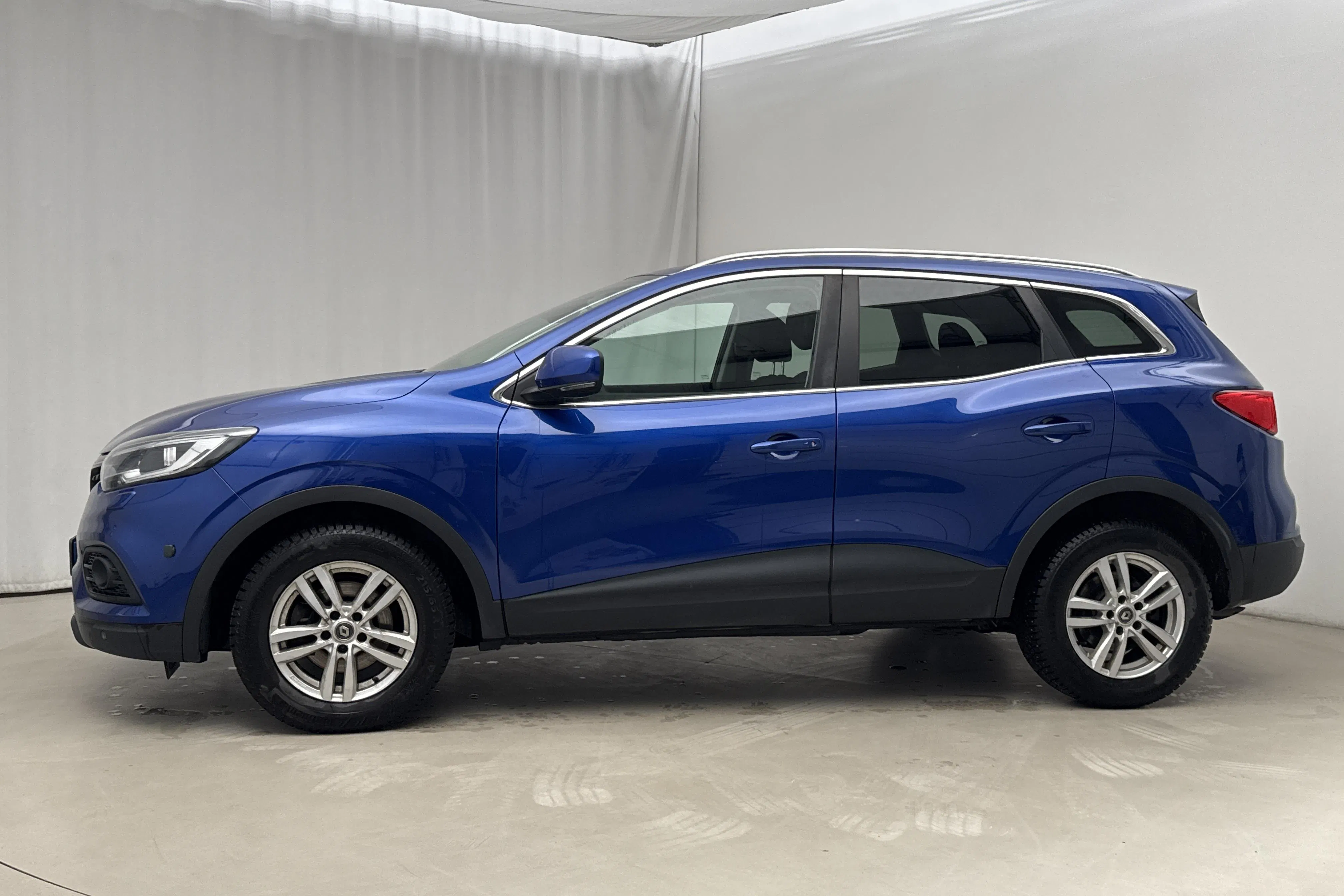 Presentationsfoto 2 av 17: Renault Kadjar 1.3 TCe (140hk) - 11 055 mil - Automat - Mörkblå - 2019
