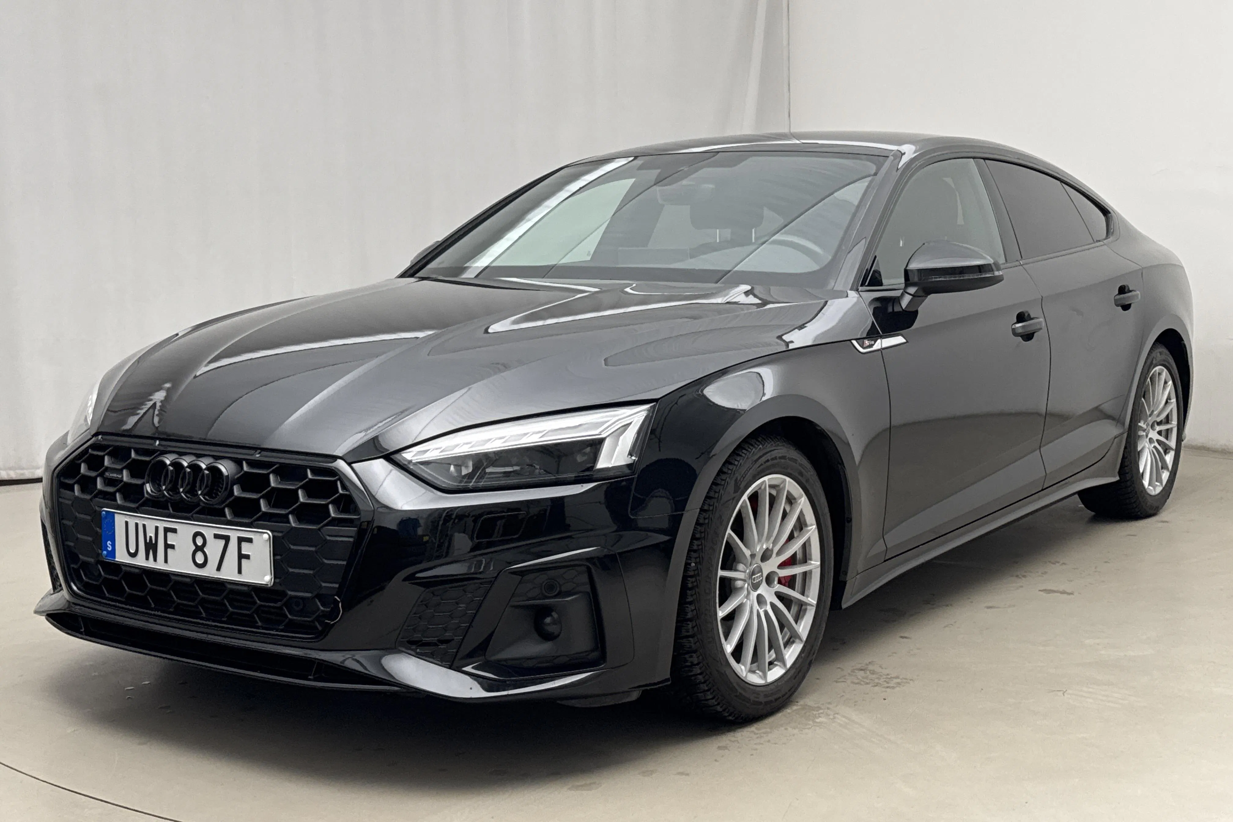 Presentationsfoto 1 av 17: Audi A5 Sportback 45 TFSI quattro (265hk) - 6 483 mil - Automat - svart - 2022