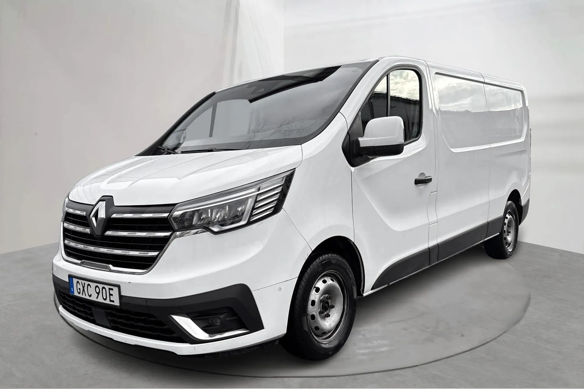 Presentationsfoto 1 av 14: Renault Trafic 2.0 dCi Skåp (170hk) - 26 456 mil - Automat - vit - 2022