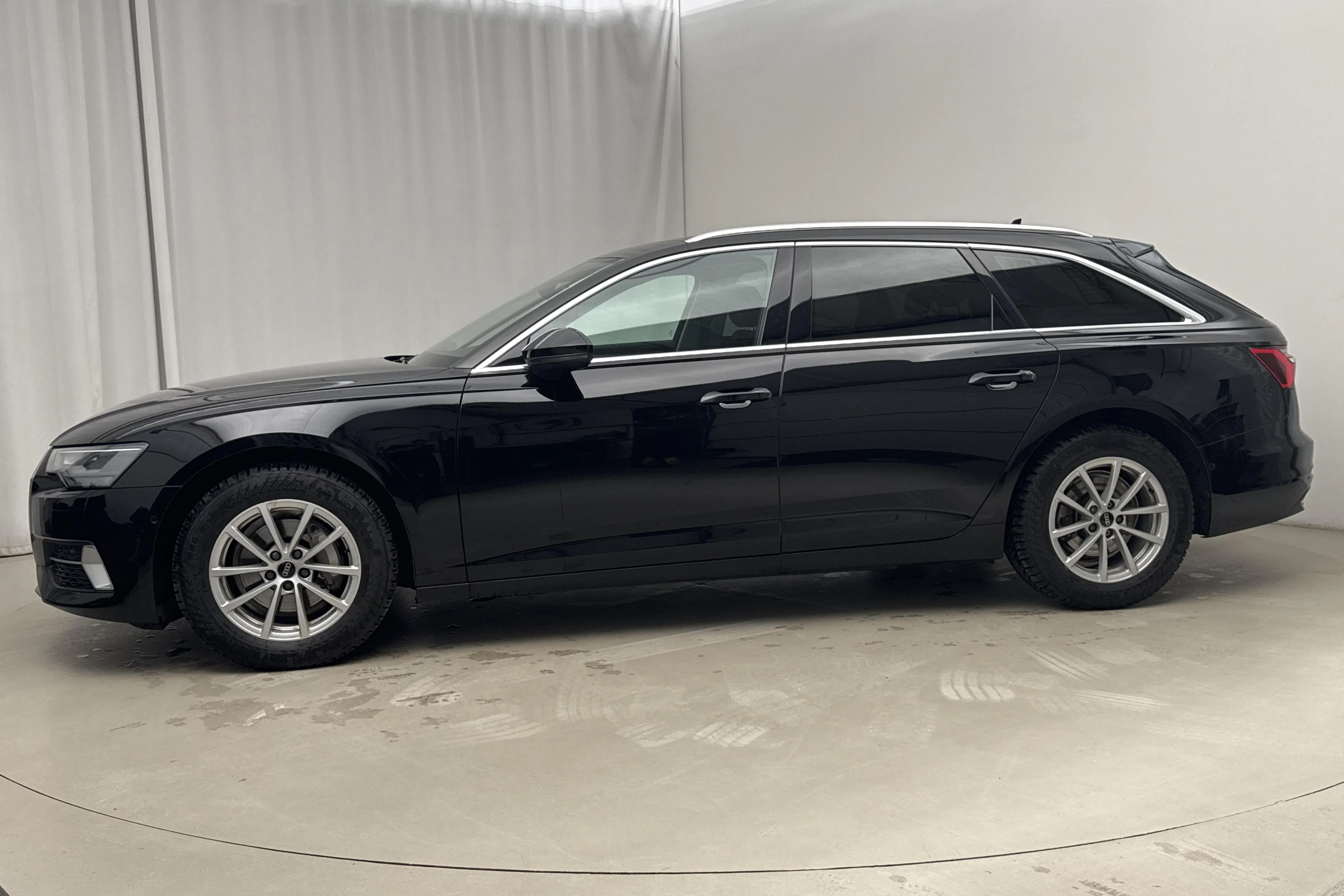 Presentationsfoto 2 av 20: Audi A6 Avant 40 TDI quattro (204hk) - 8 867 mil - Automat - svart - 2023