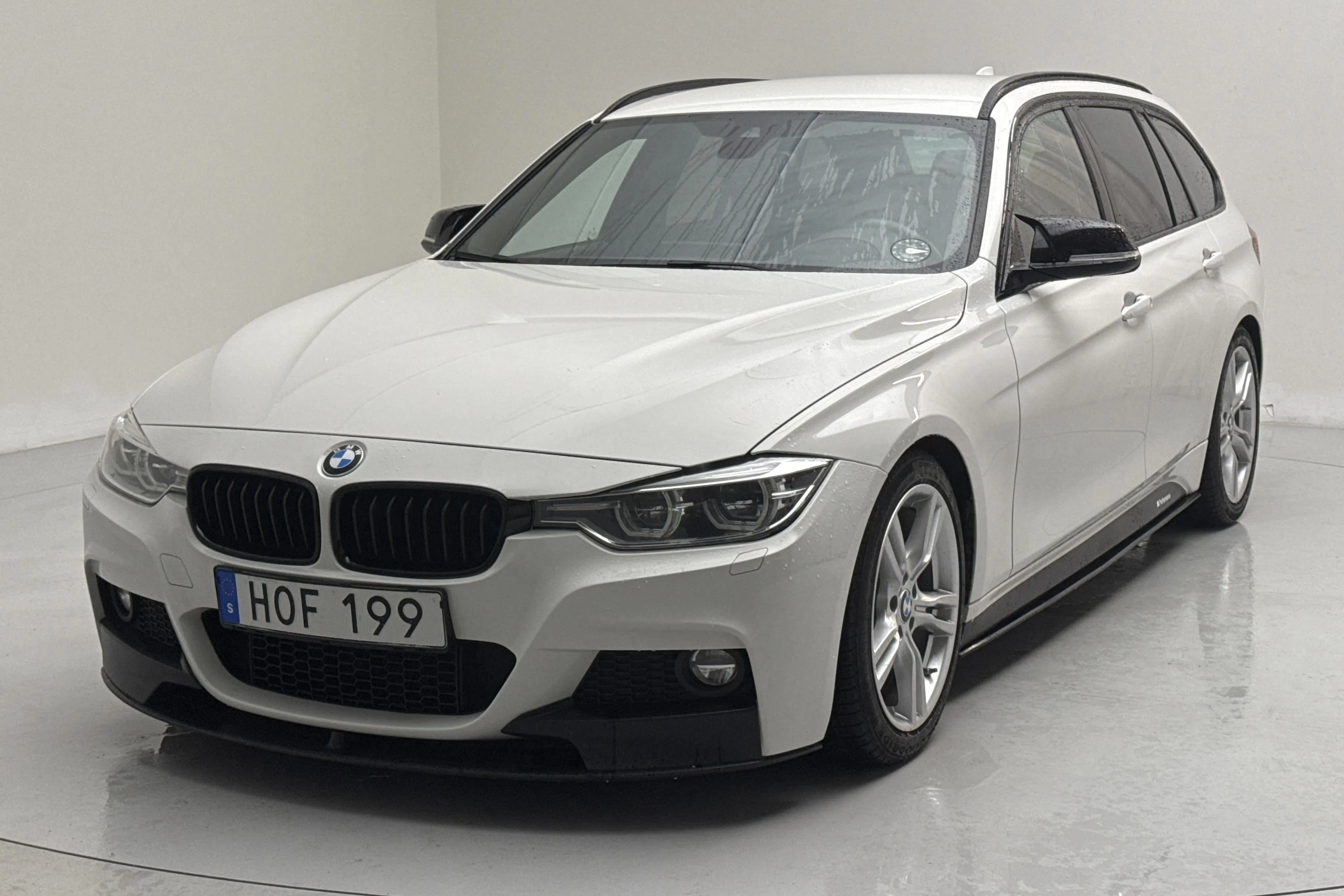 Presentation photo 1 of 14: BMW 330i xDrive Touring, F31 (252hk) - 166 540 km - Automatic - white - 2018