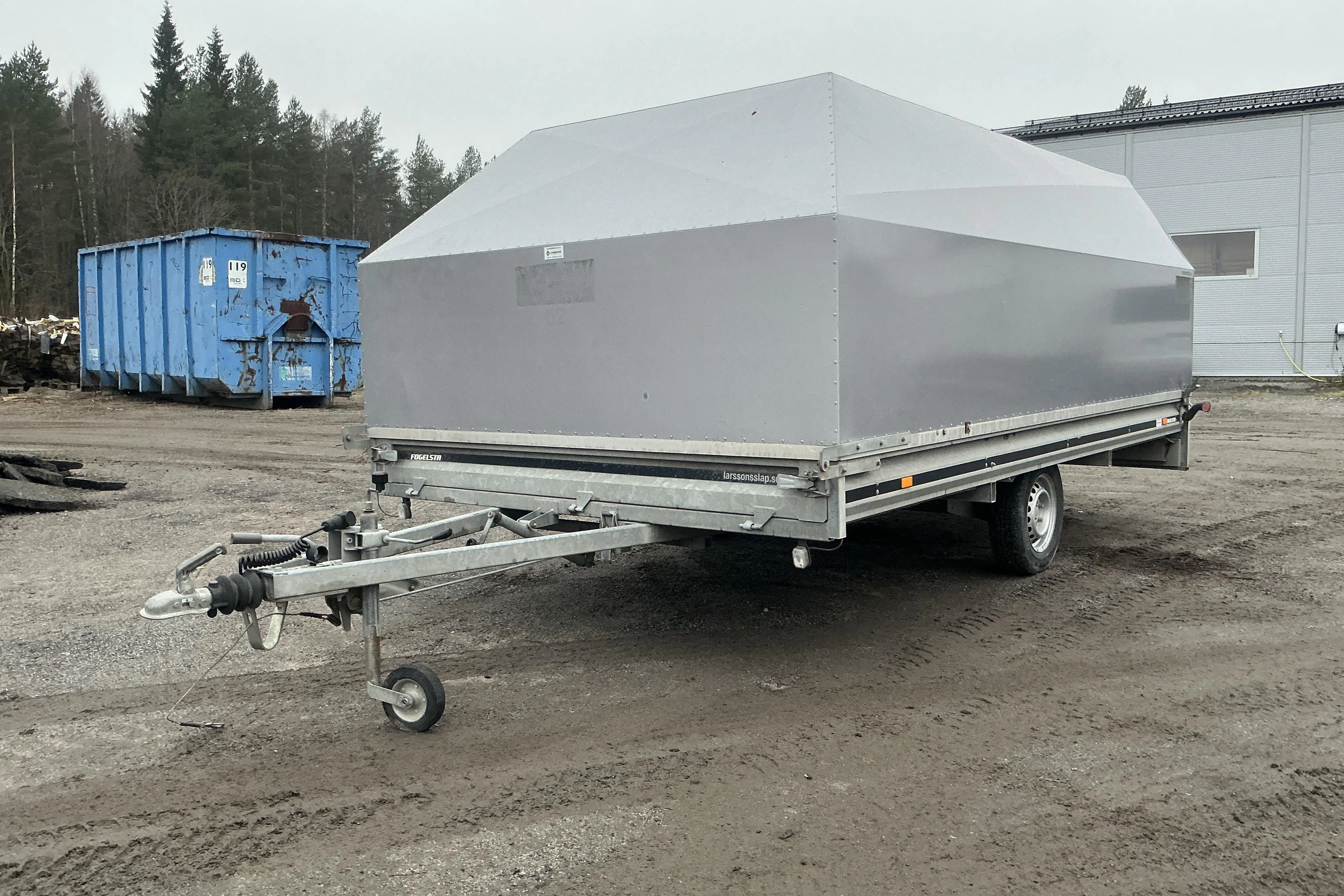 Presentationsfoto 1 av 14: FOGESTA BZ1240 Kåpsläpvagn med tippfunktion - 0 km - 2019
