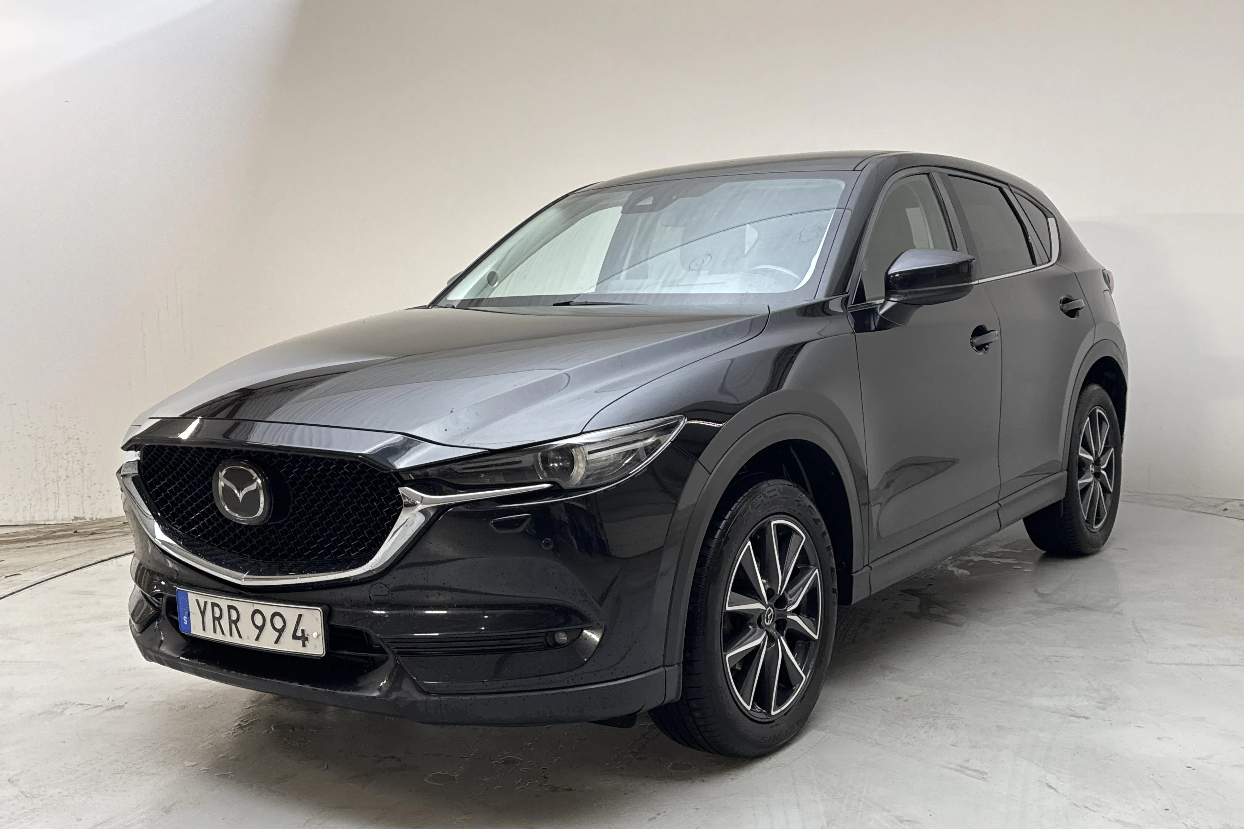 Presentationsfoto 1 av 14: Mazda CX-5 2.5 AWD (194hk) - 16 601 mil - Automat - svart - 2018