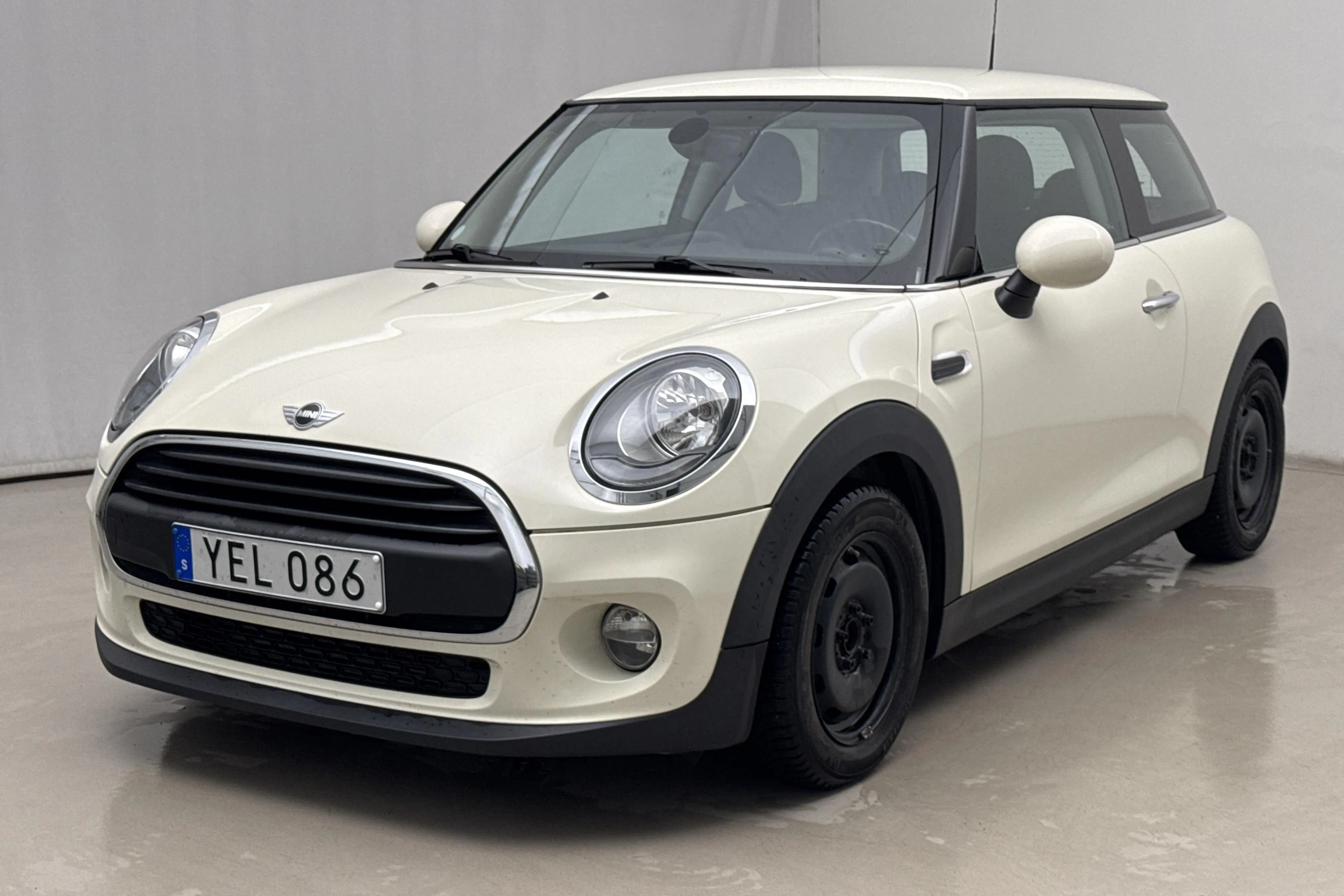 Presentationsfoto 1 av 15: MINI One 3dr (102hk) - 7 754 mil - Manuell - vit - 2016
