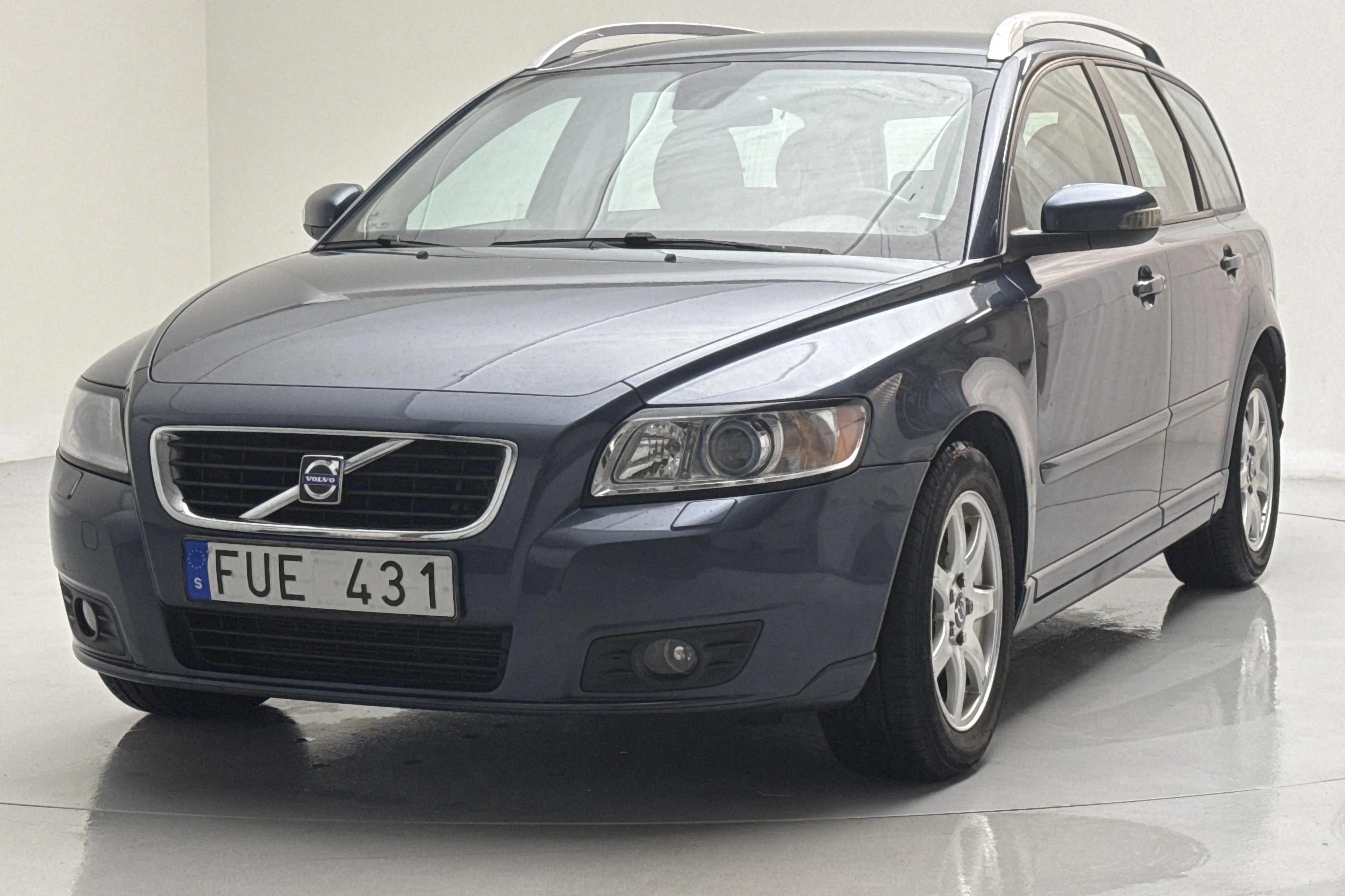 Presentation photo 1 of 12: Volvo V50 2.4i (170hk) - 73 010 km - Automatic - blue - 2008