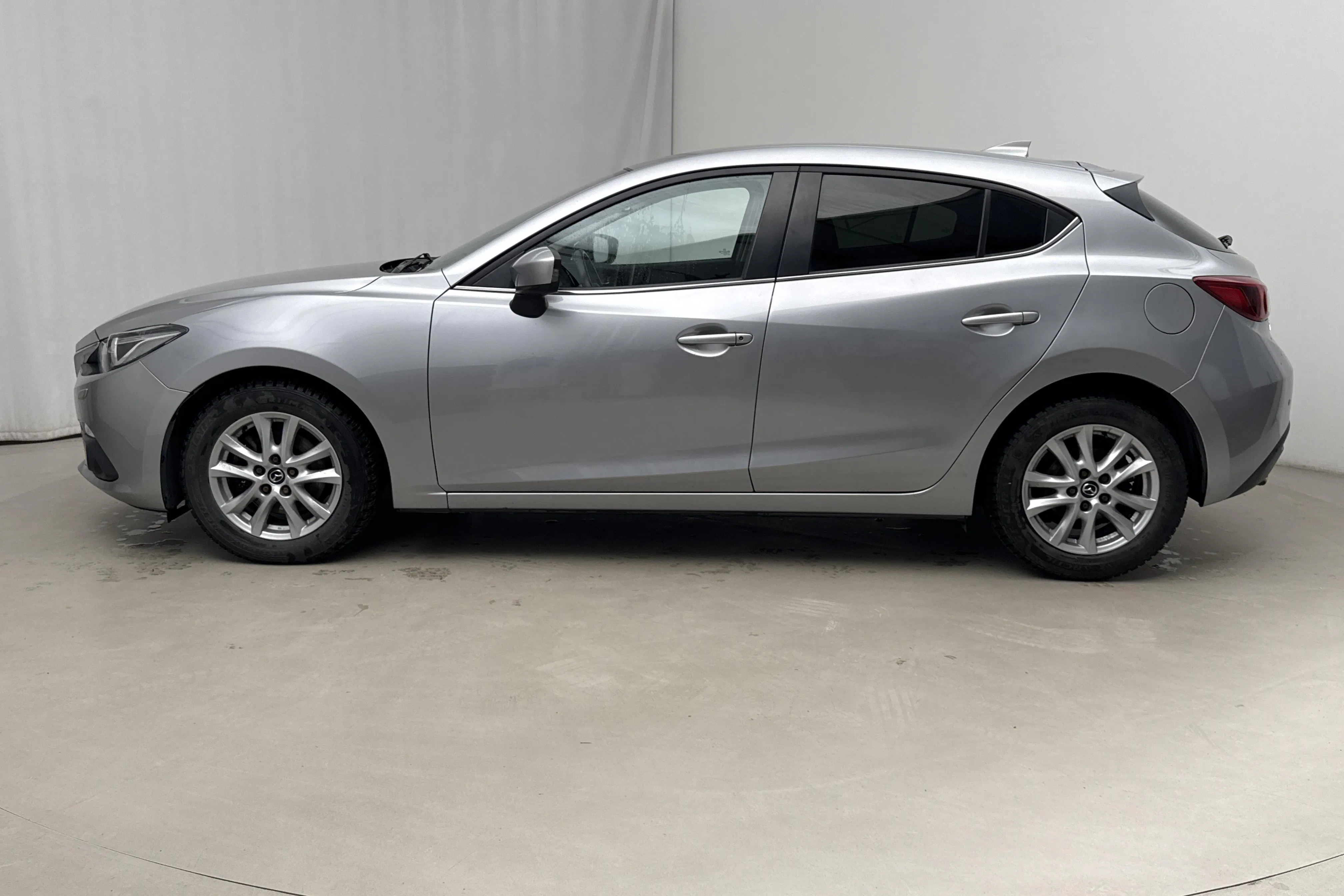 Presentationsfoto 2 av 15: Mazda 3 2.2 DE 5dr (150hk) - 13 102 mil - Automat - grå - 2015