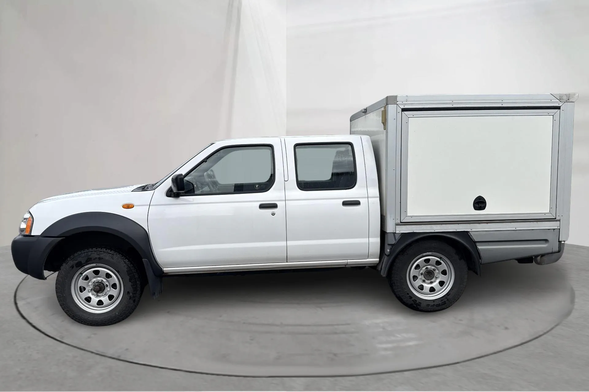 Presentationsfoto 2 av 13: Nissan NP300 (133hk) - 14 178 mil - Manuell - vit - 2009