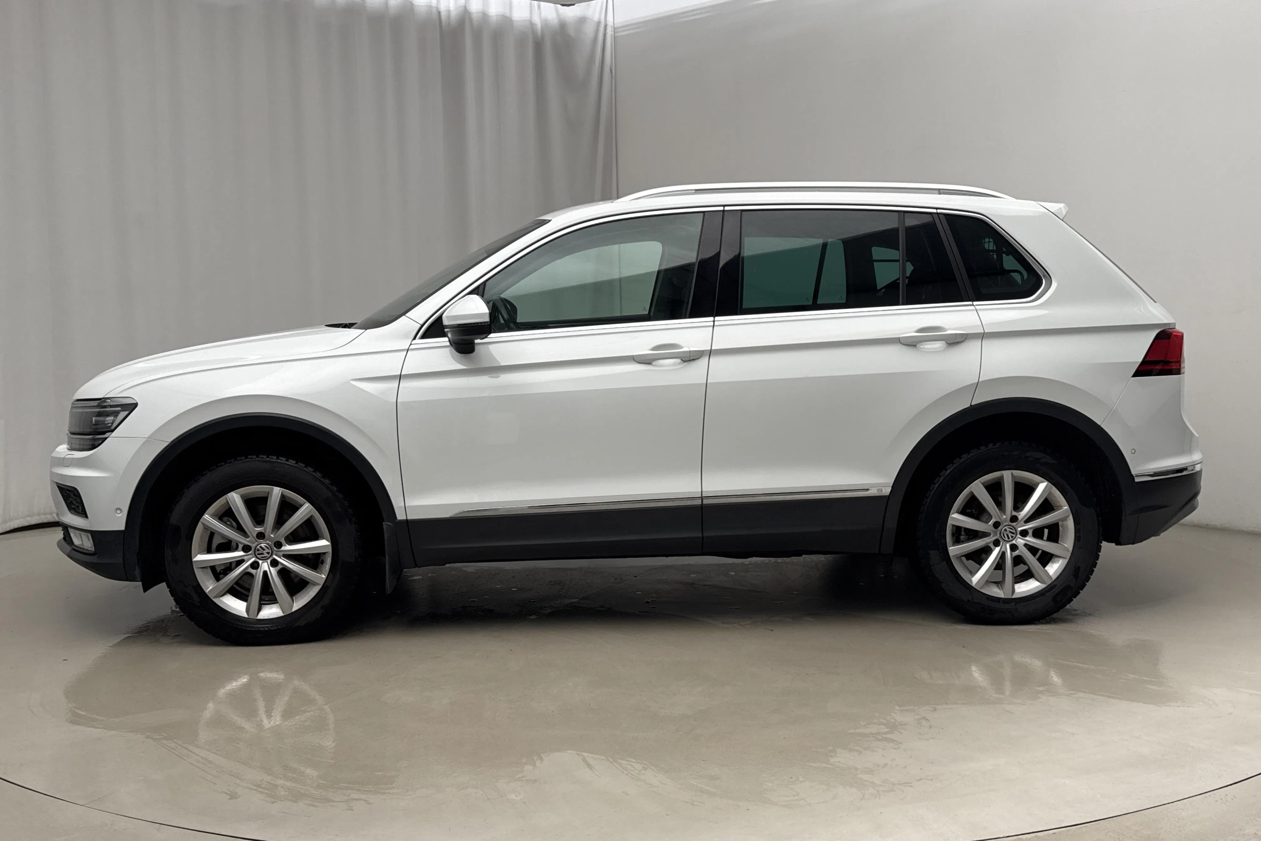 Presentation photo 2 of 18: VW Tiguan 2.0 TDI 4MOTION (190hk) - 141 340 km - Automatic - white - 2017