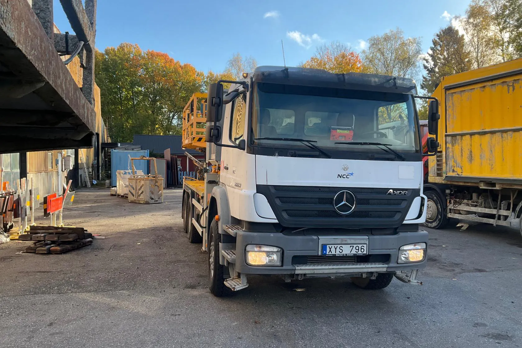 Presentationsfoto 2 av 39: MERCEDES AXOR 2628K - 410 km - Manuell - vit - 2007