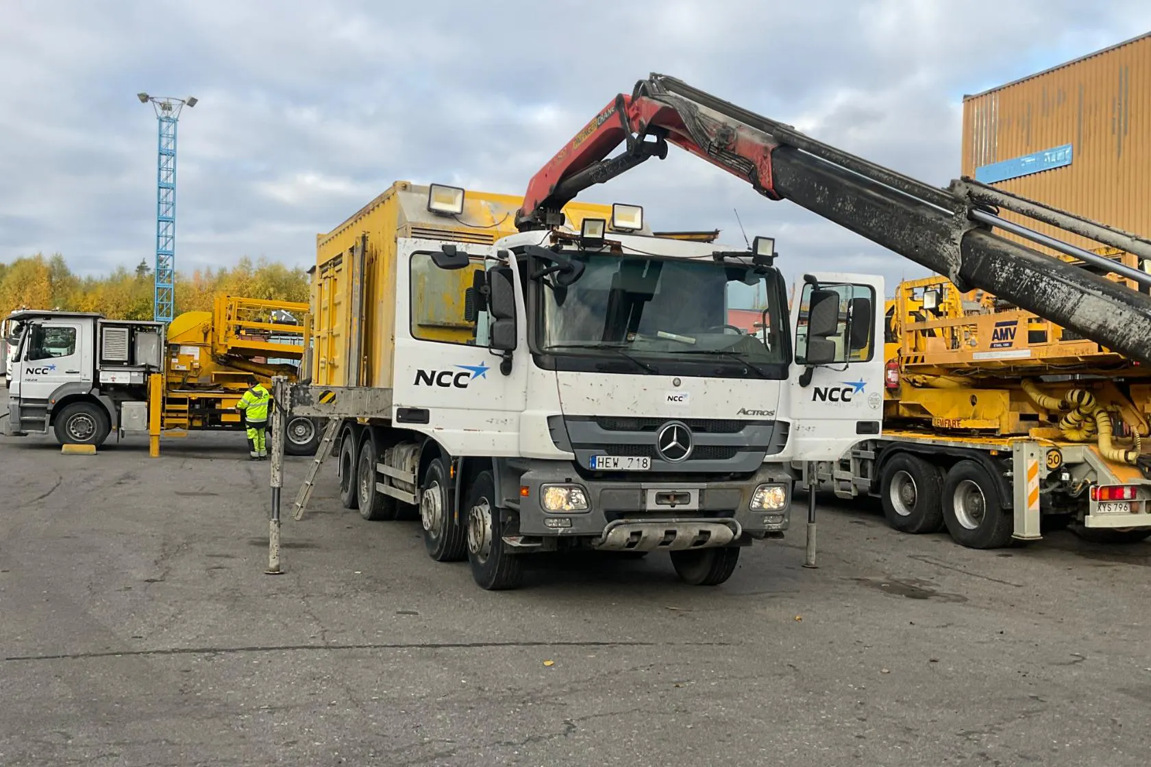 Presentationsfoto 1 av 52: Mercedes ACTROS Injekteringsplattform - 225 km