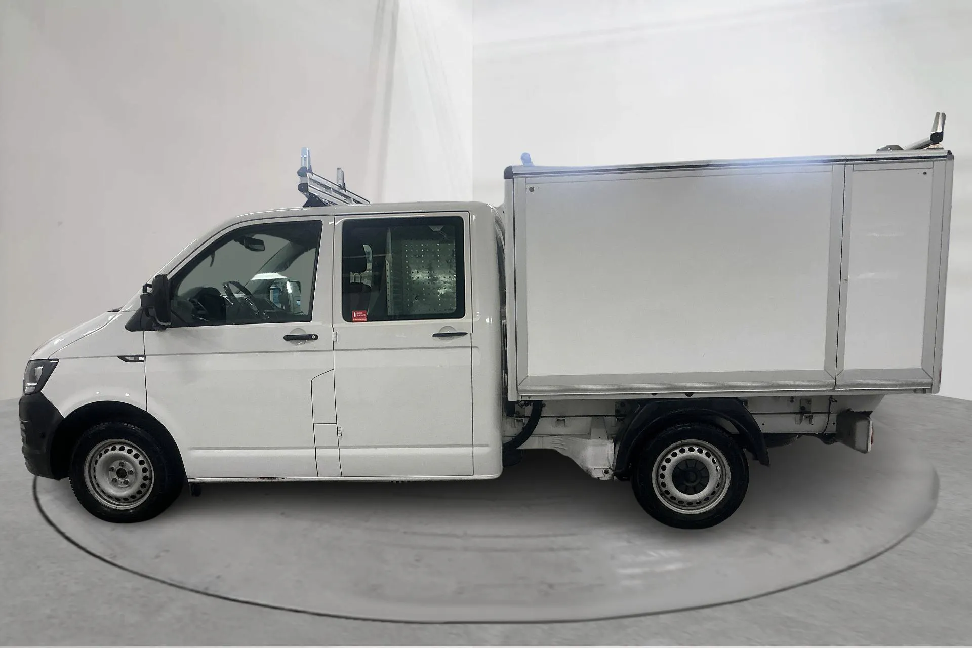 Presentationsfoto 2 av 21: VW Transporter T6 2.0 TDI BMT 4MOTION (150hk) - 14 445 mil - Manuell - vit - 2017