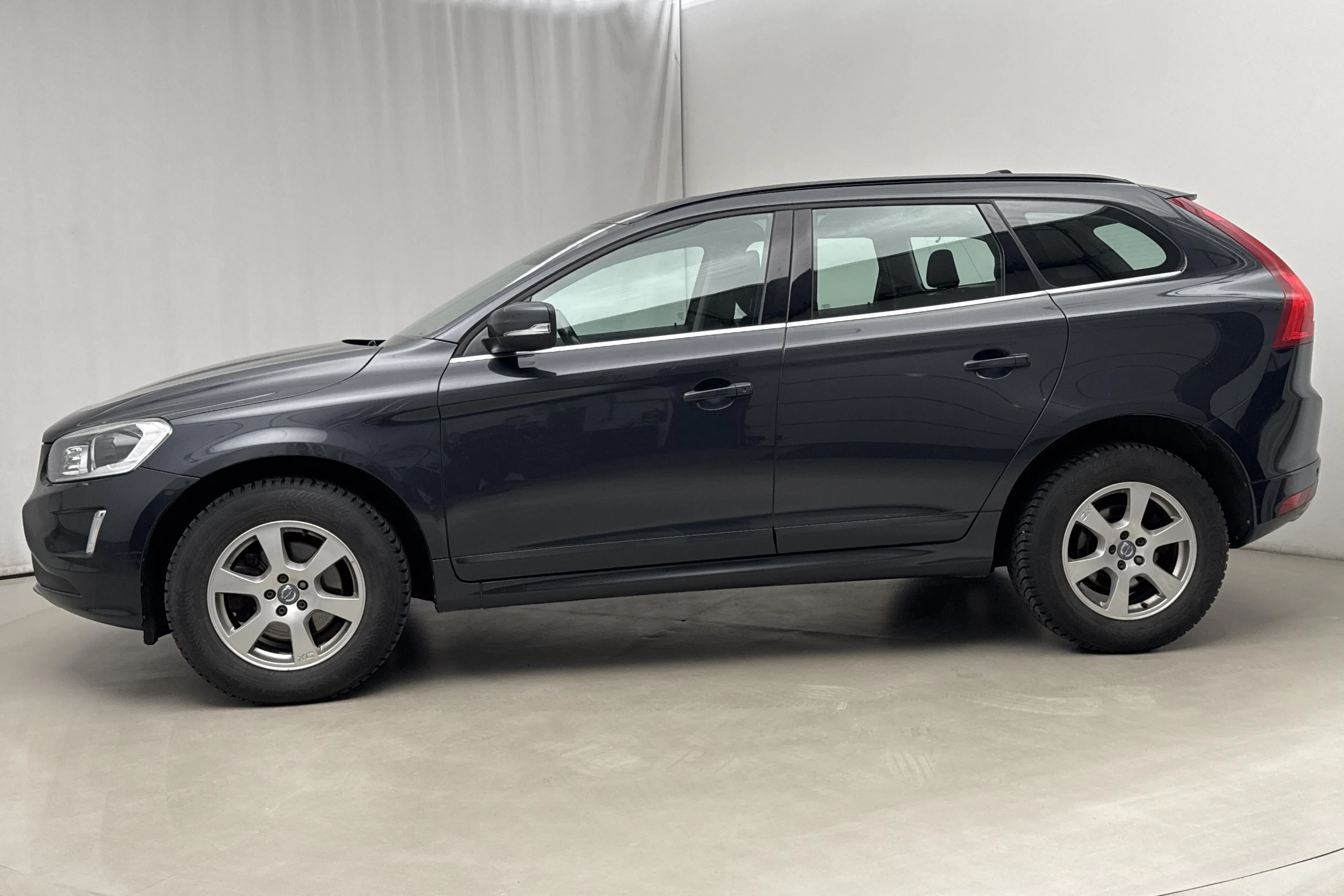 Presentation photo 2 of 18: Volvo XC60 D4 2WD (190hk) - 106 260 km - Automatic - gray - 2017