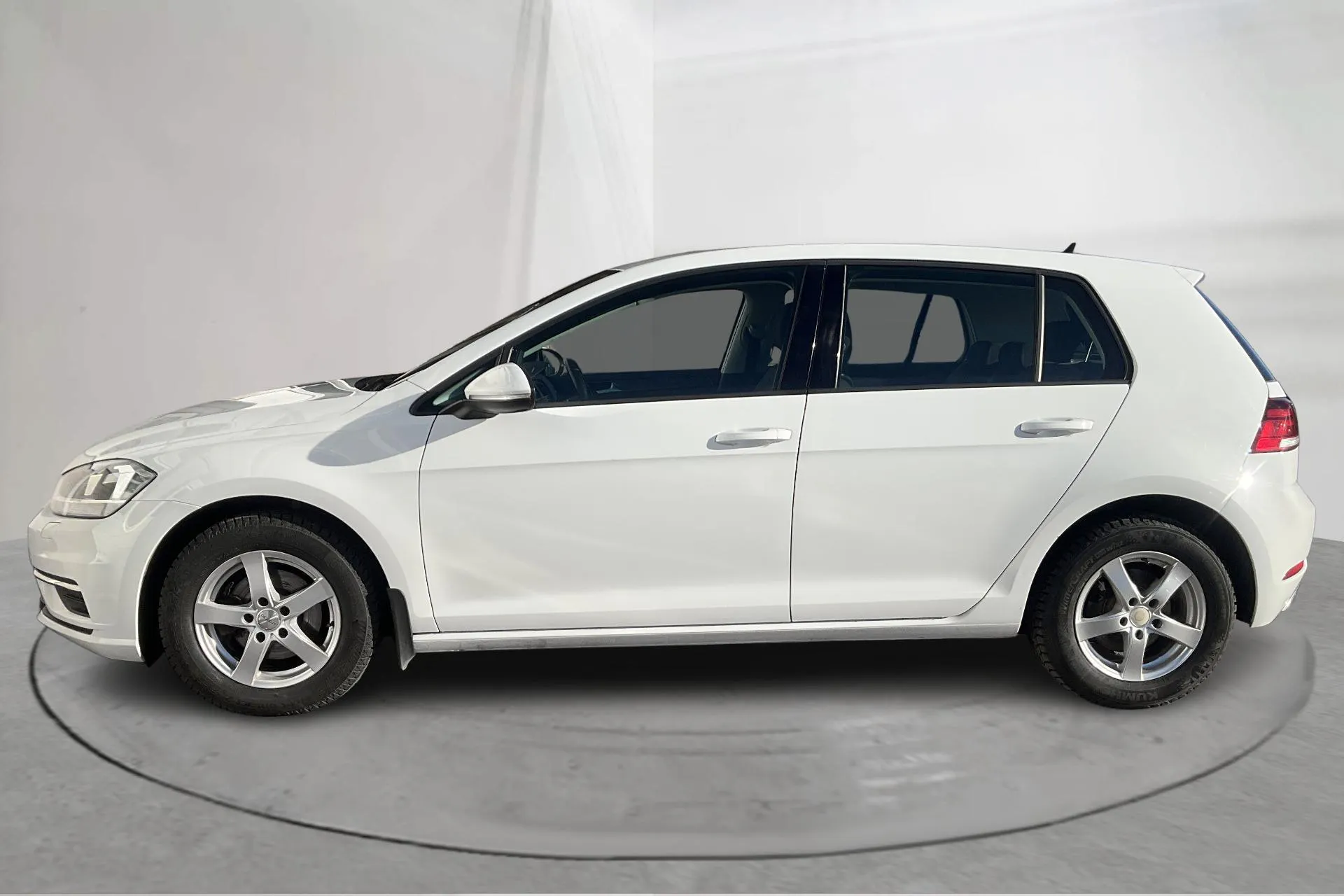 Presentation photo 2 of 14: VW Golf VII 1.0 TSI 5dr (110hk) - 130 000 km - Manual - white - 2018