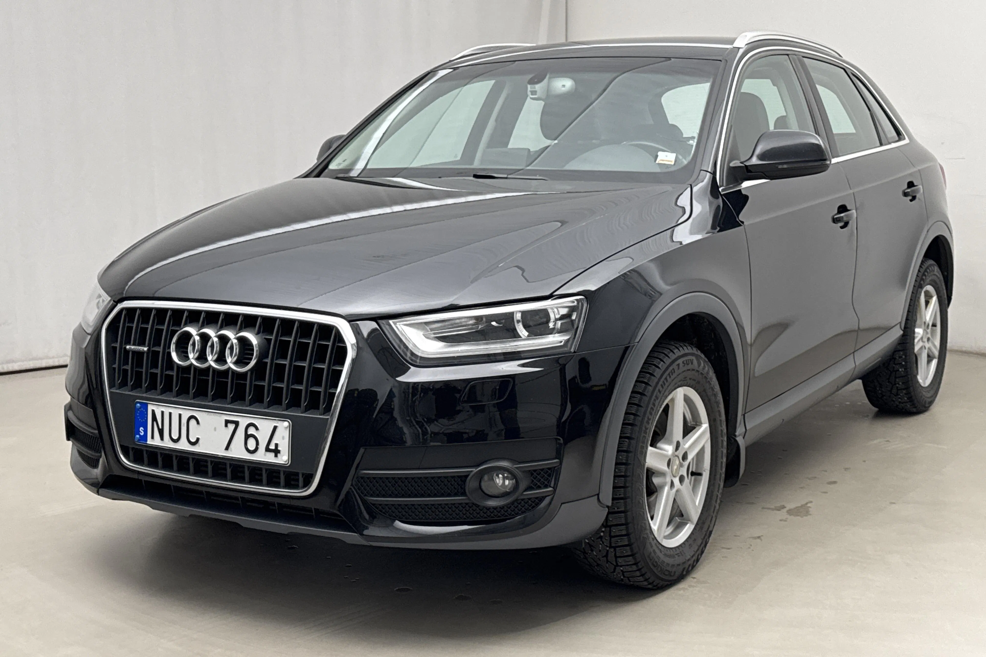 Presentationsfoto 1 av 16: Audi Q3 2.0 TDI quattro (177hk) - 17 717 mil - Automat - svart - 2012