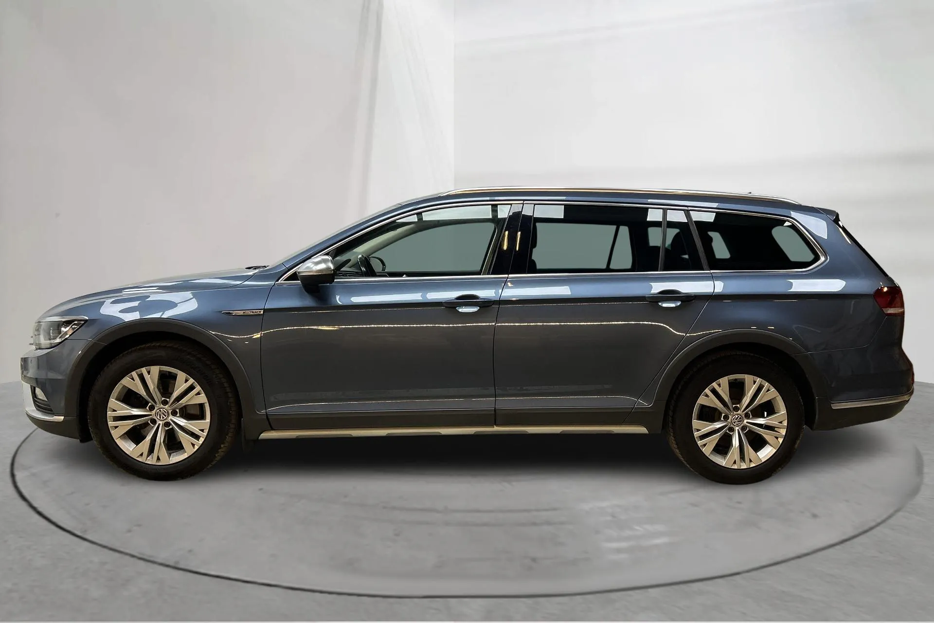 Presentation photo 2 of 15: VW Passat Alltrack 2.0 TDI 4MOTION (190hk) - 222 980 km - Automatic - blue - 2016