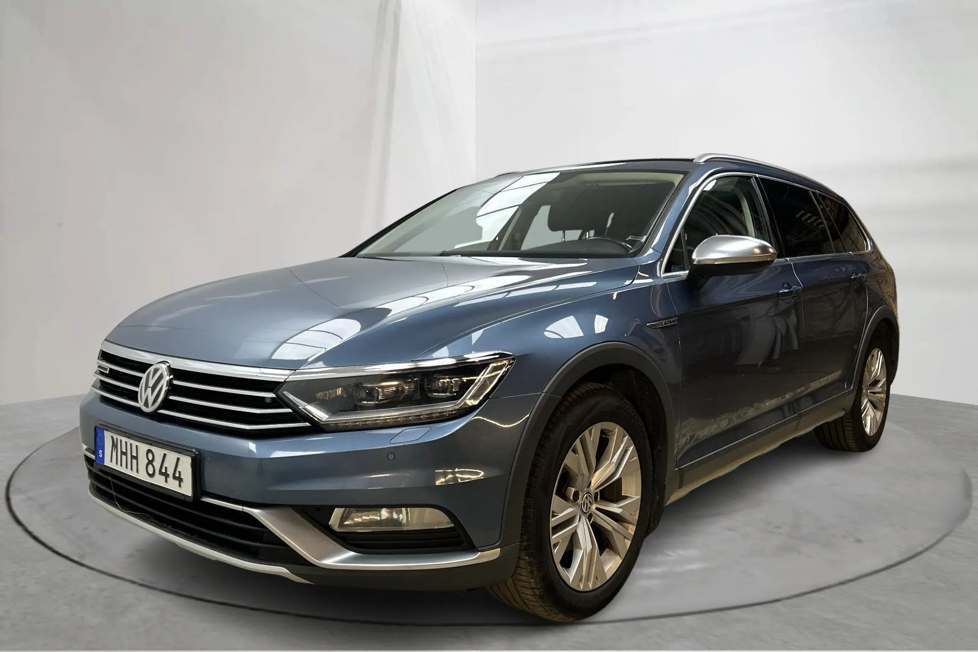 Presentation photo 1 of 15: VW Passat Alltrack 2.0 TDI 4MOTION (190hk) - 222 980 km - Automatic - blue - 2016