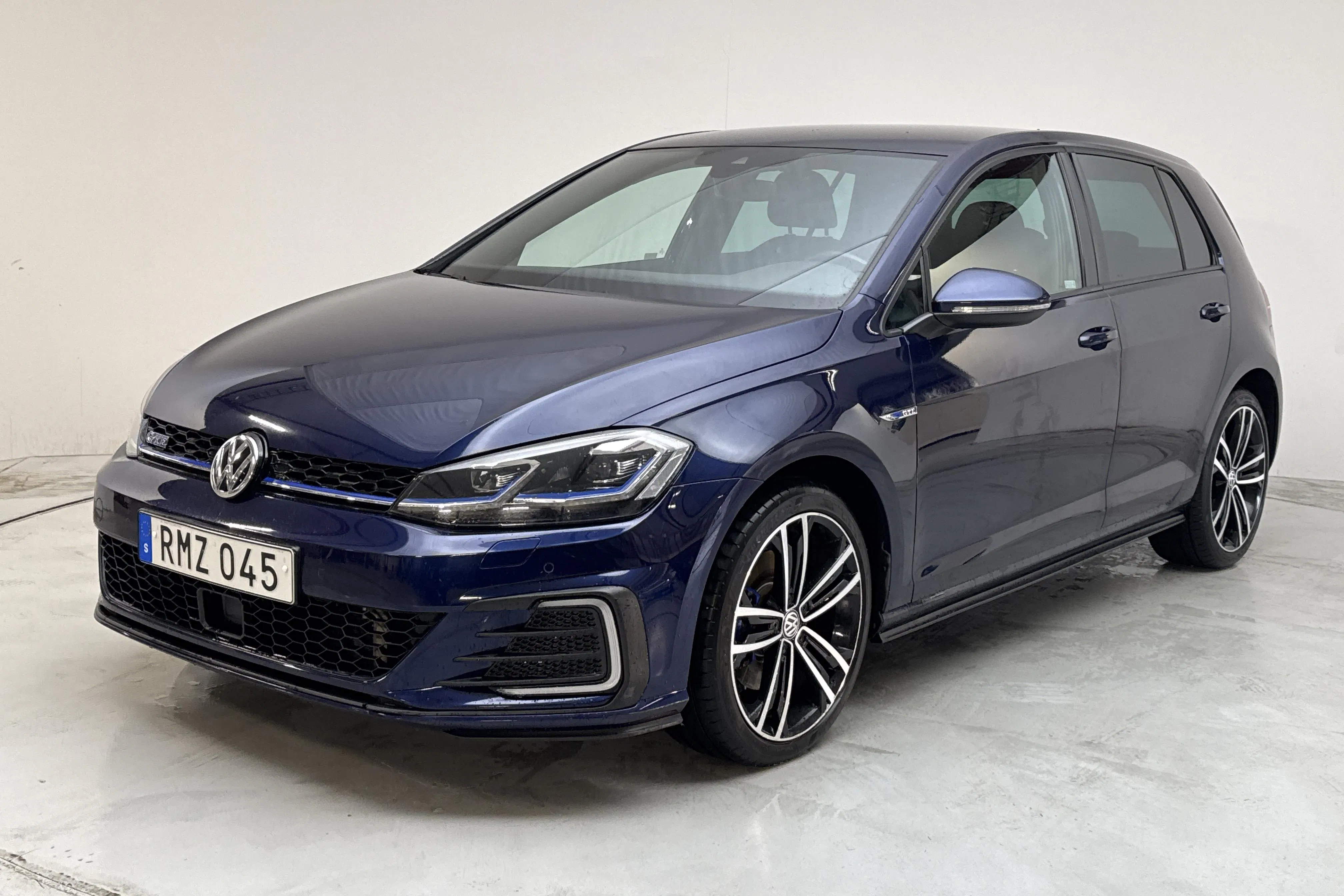 Presentationsfoto 1 av 18: VW Golf VII GTE 5dr (204hk) - 7 327 mil - Automat - Mörkblå - 2018