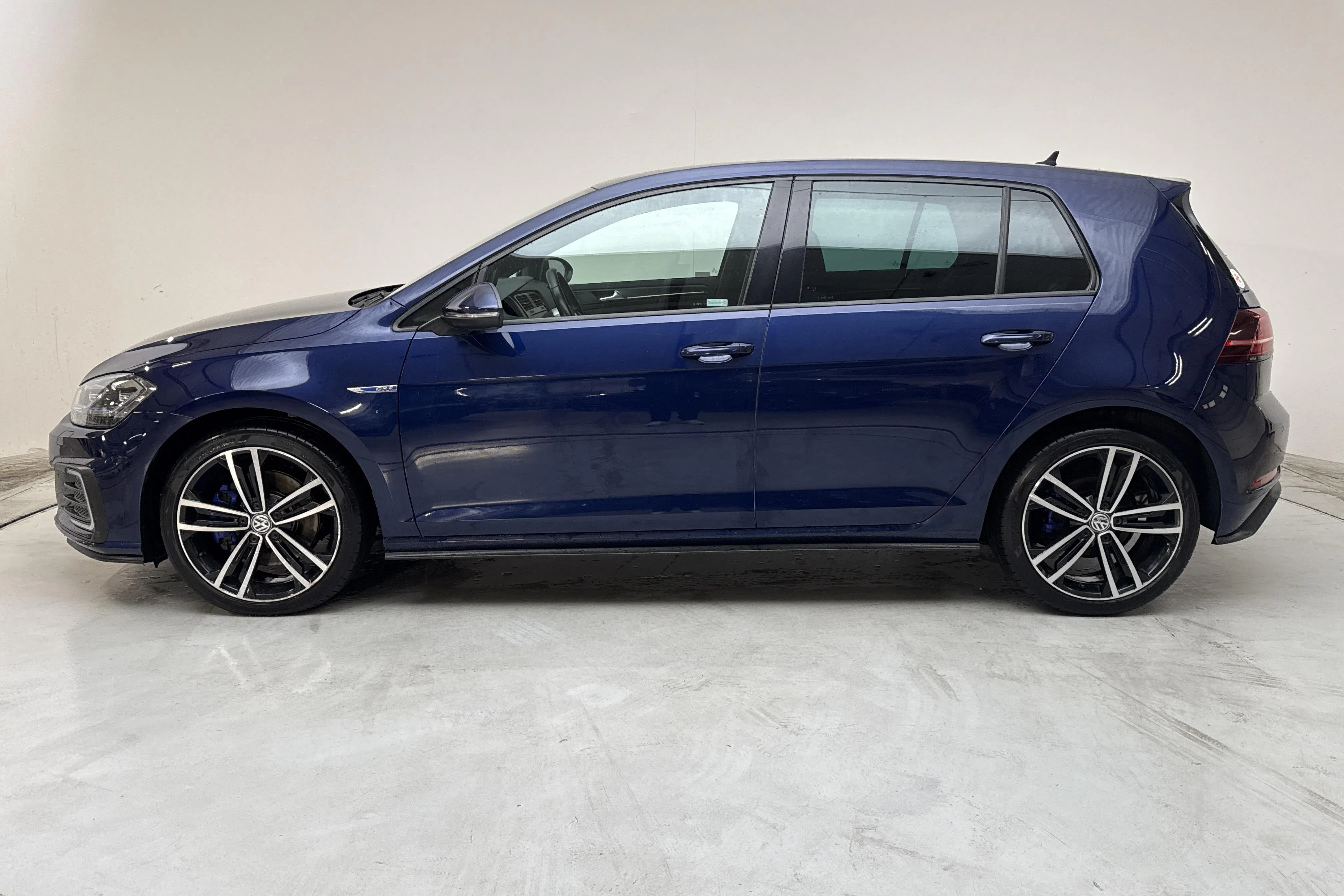 Presentationsfoto 2 av 18: VW Golf VII GTE 5dr (204hk) - 7 327 mil - Automat - Mörkblå - 2018