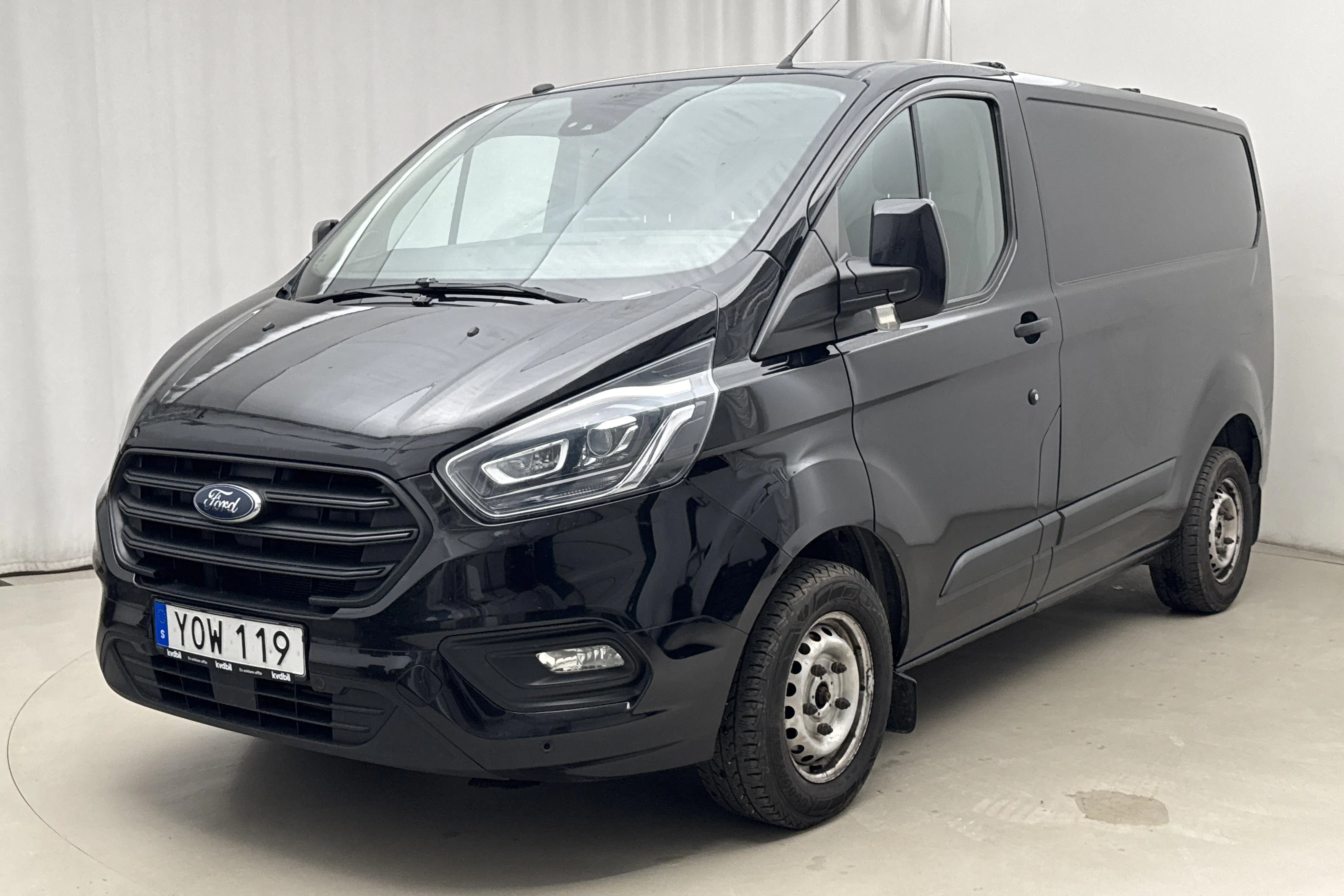 Presentationsfoto 1 av 17: Ford Transit Custom 300 (130hk) - 17 166 mil - Automat - svart - 2018