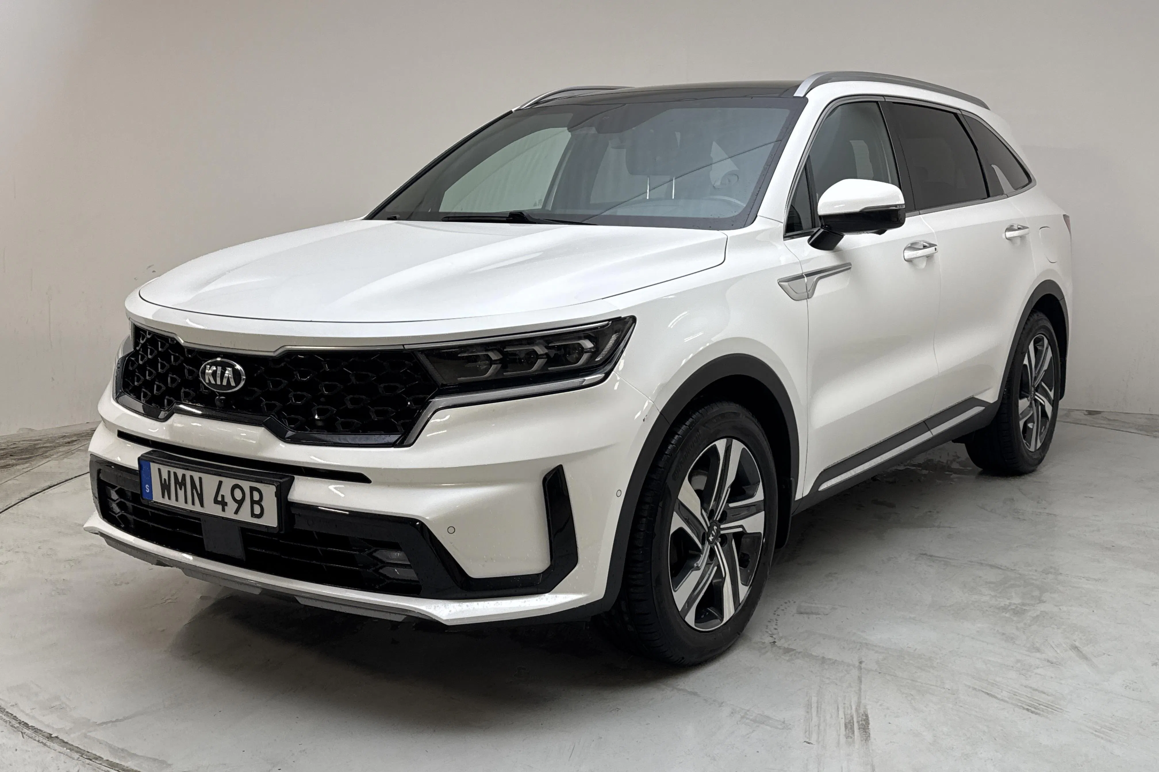 Presentation photo 1 of 16: KIA Sorento 2.2 CRDi AWD (202hk) - 140 110 km - Automatic - white - 2021