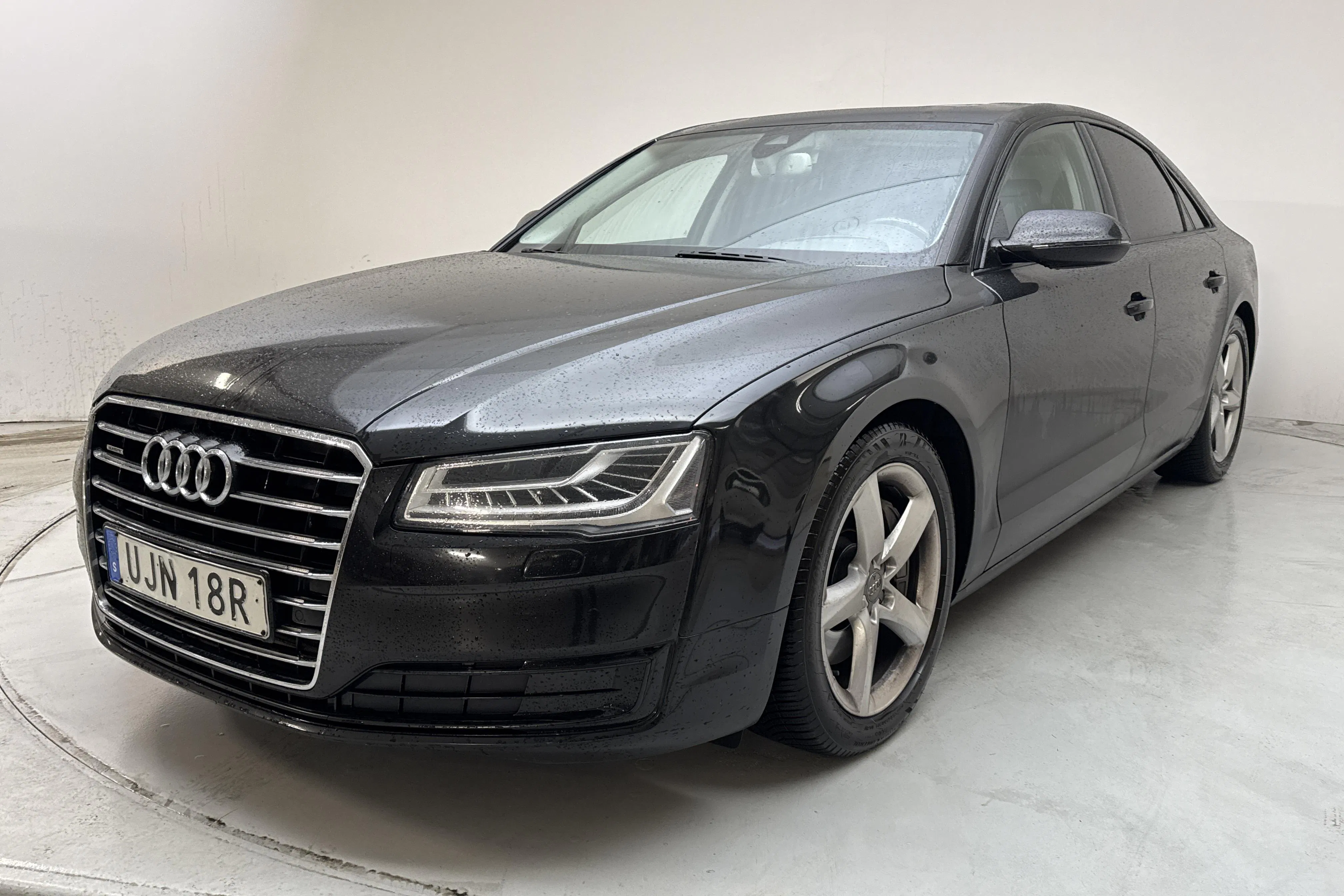 Presentationsfoto 1 av 15: Audi A8 3.0 TDI quattro (258hk) - 22 332 mil - Automat - svart - 2015