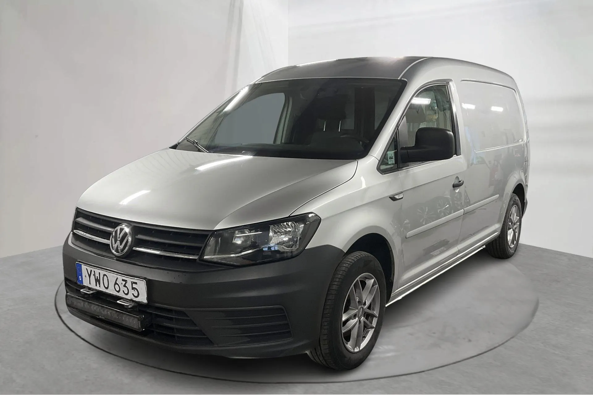 Presentationsfoto 1 av 16: VW Caddy 2.0 TDI Maxi Skåp (102hk) - 19 953 mil - Manuell - silver - 2018