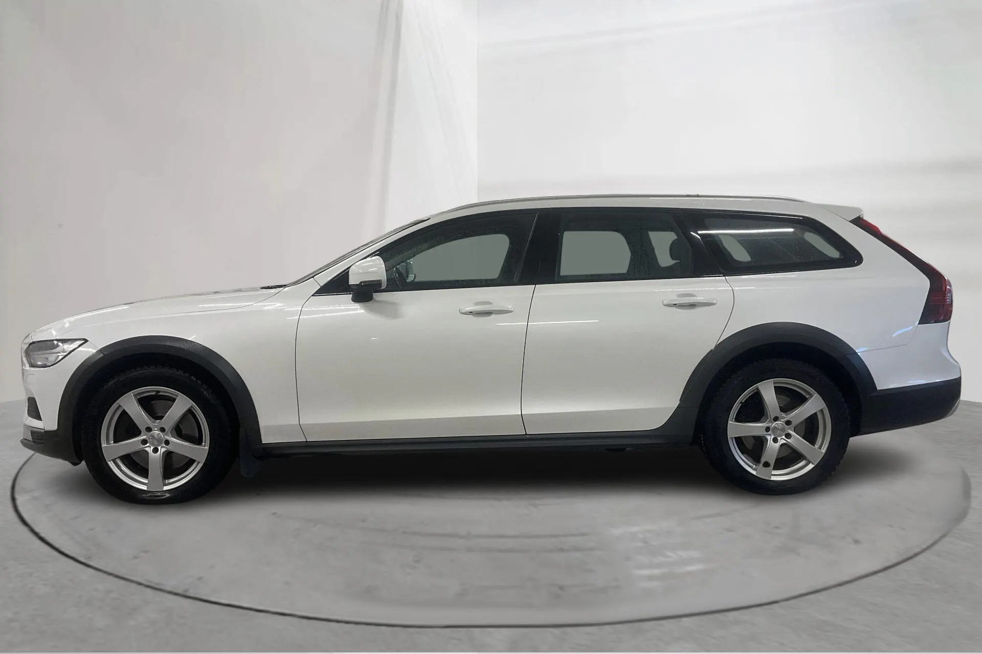 Presentation photo 2 of 21: Volvo V90 B4 Cross Country AWD Mildhybrid, Diesel (197hk) - 318 700 km - Automatic - white - 2023